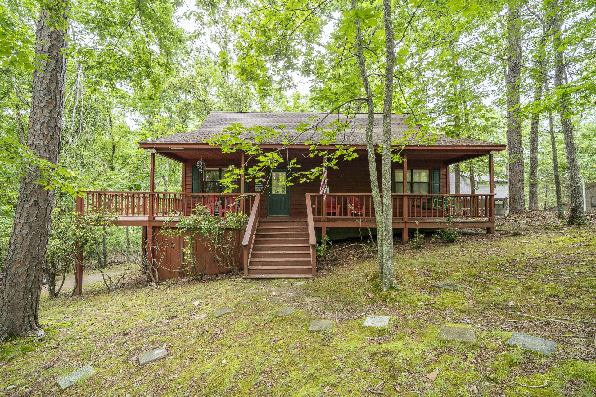 405 MURRAY LN Property Photo 1