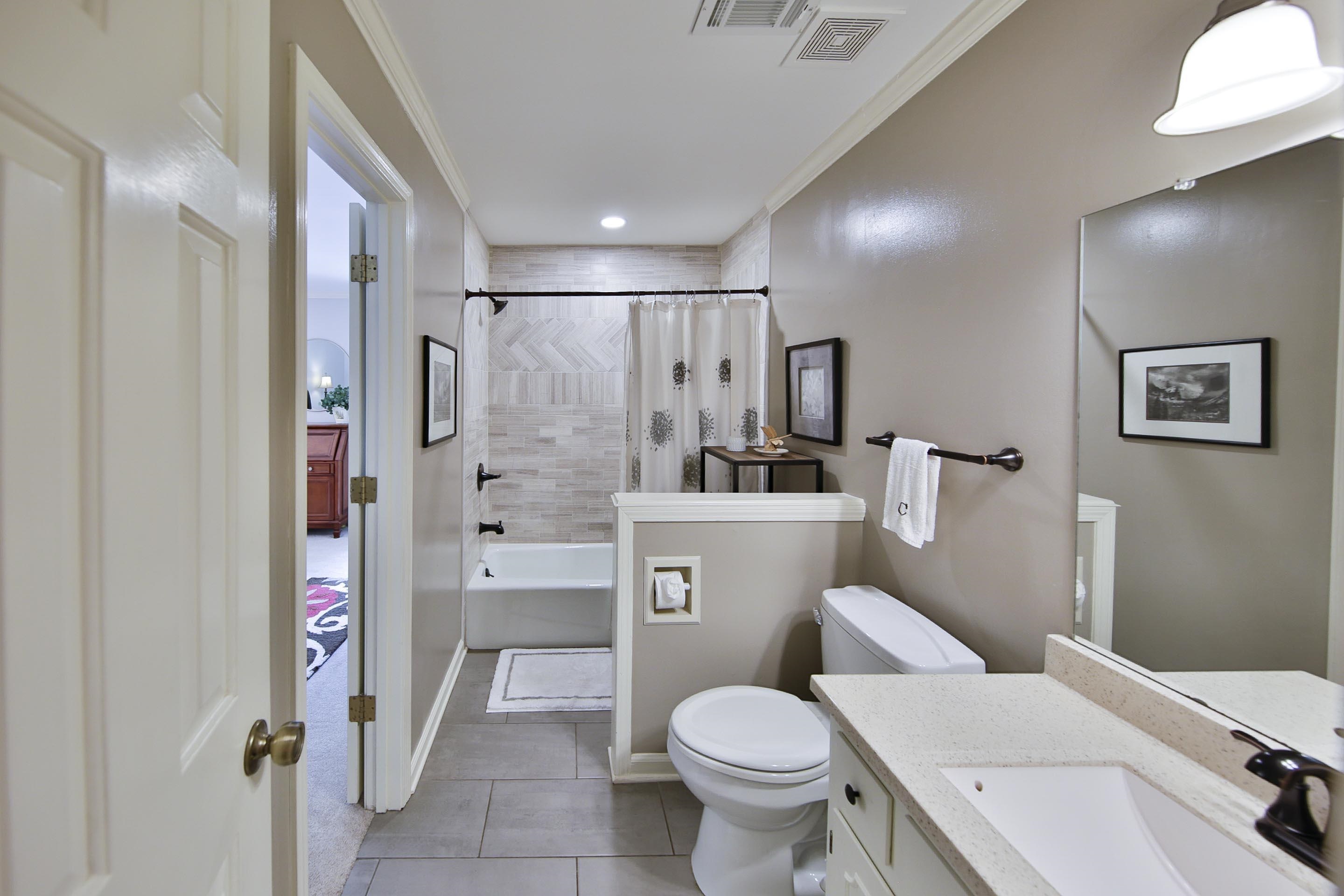 2848 Old Elm Ln Property Photo 16