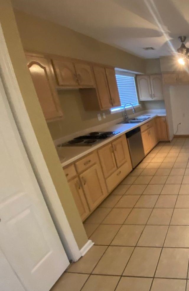 1703 Dorset Dr Property Photo 3