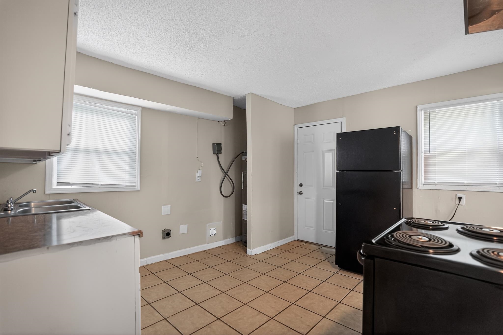 3194 Aden St Property Photo 14