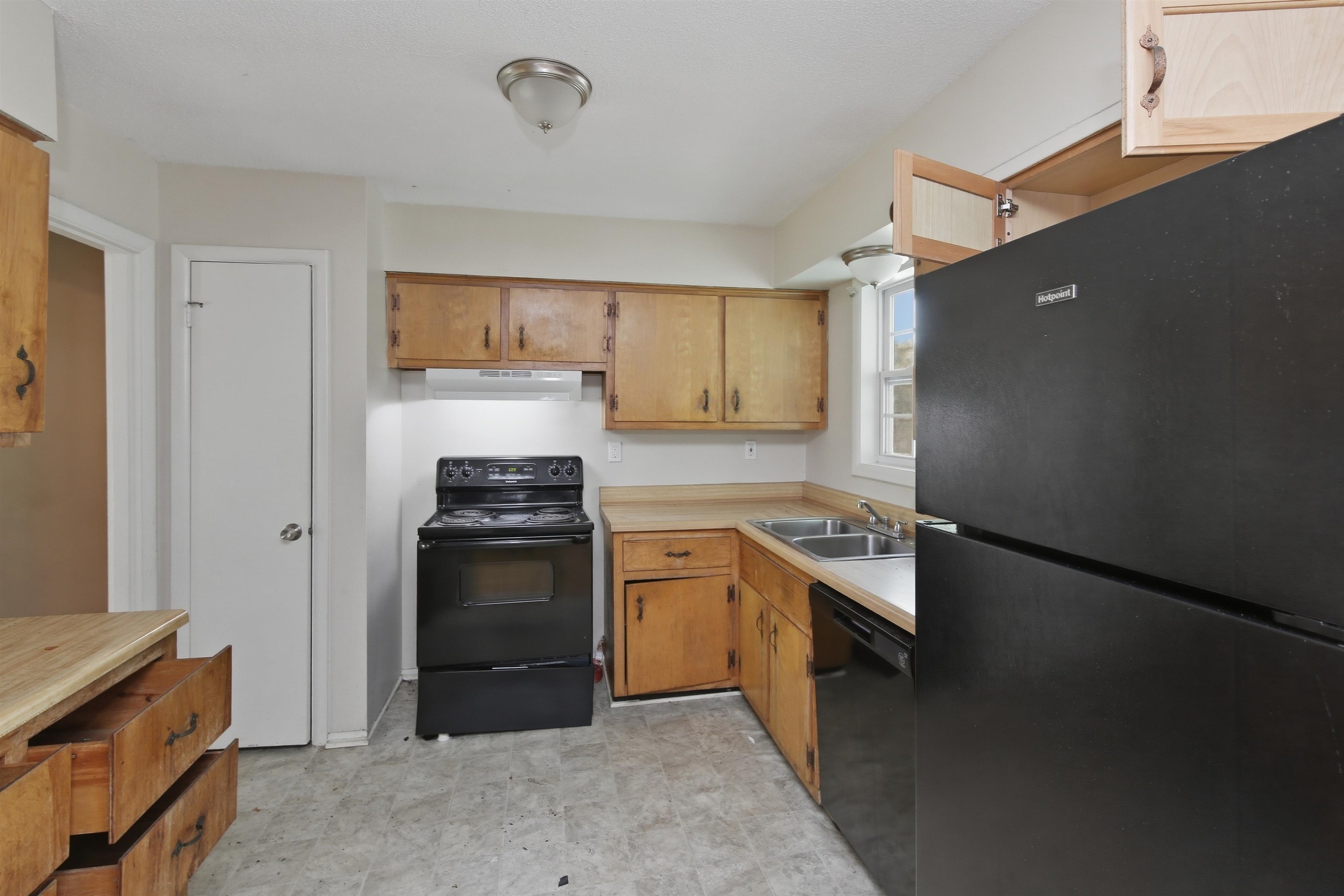 4709 Raleigh-lagrange Rd Property Photo 6