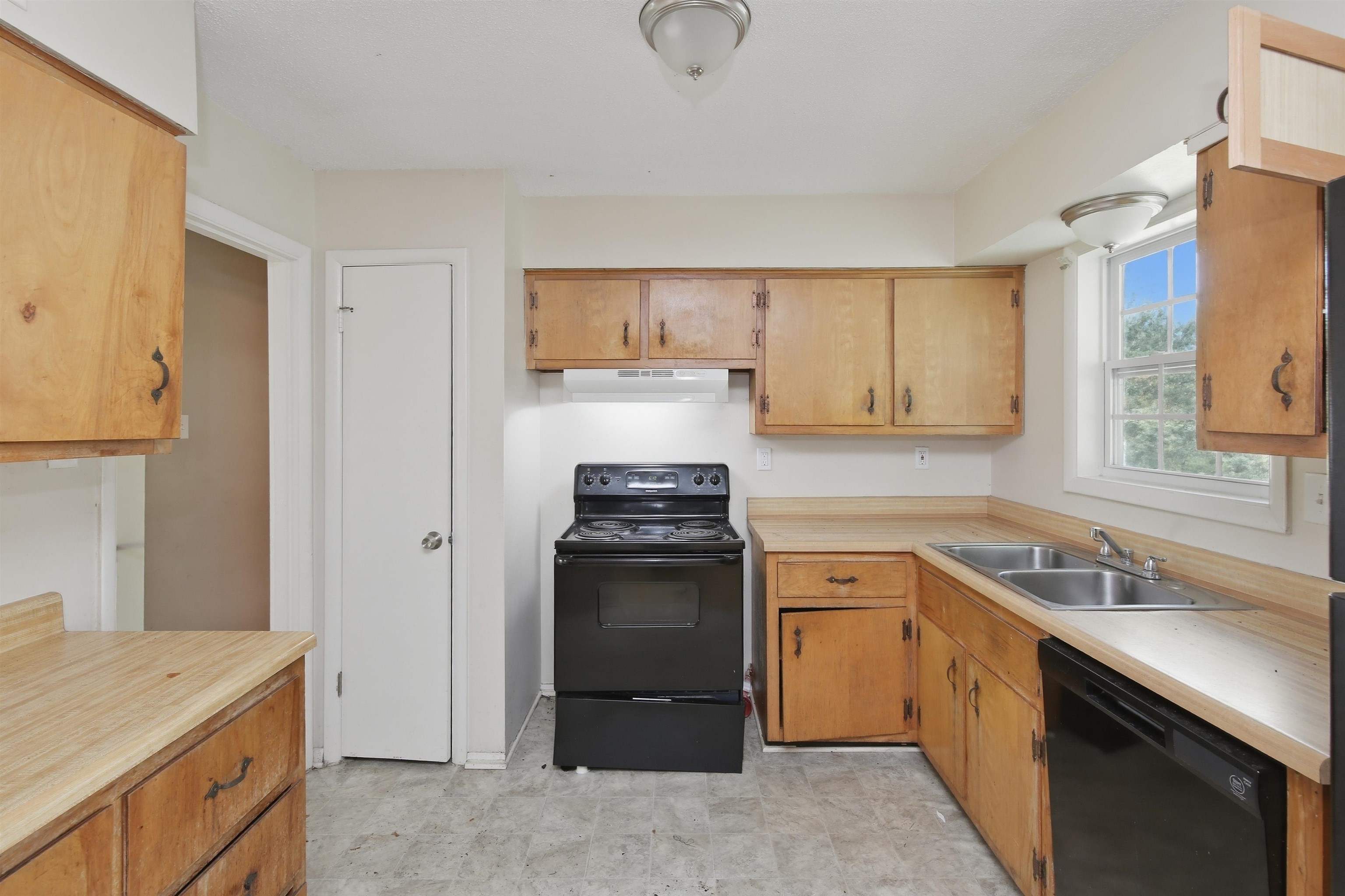 4709 Raleigh-lagrange Rd Property Photo 7