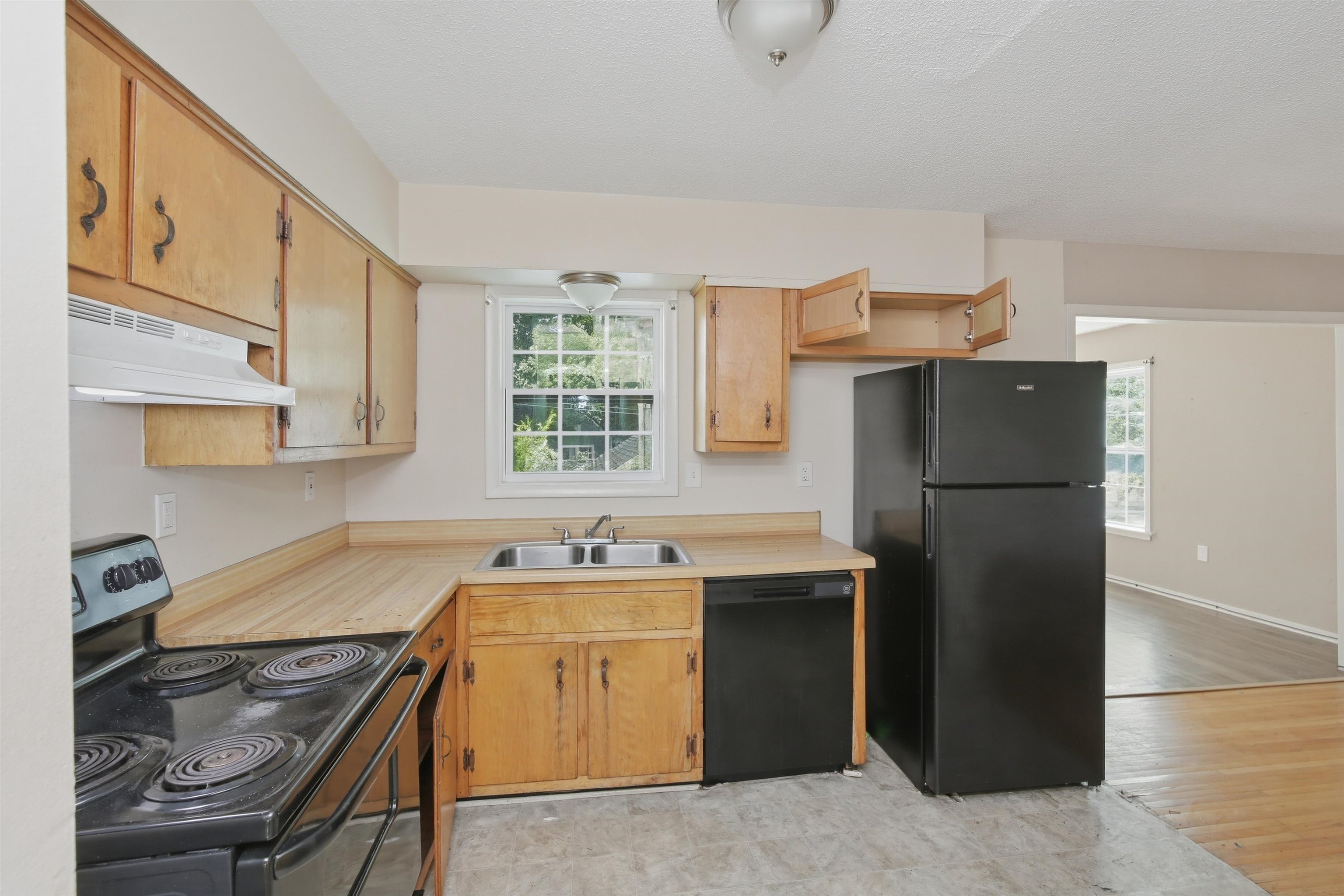 4709 Raleigh-lagrange Rd Property Photo 8