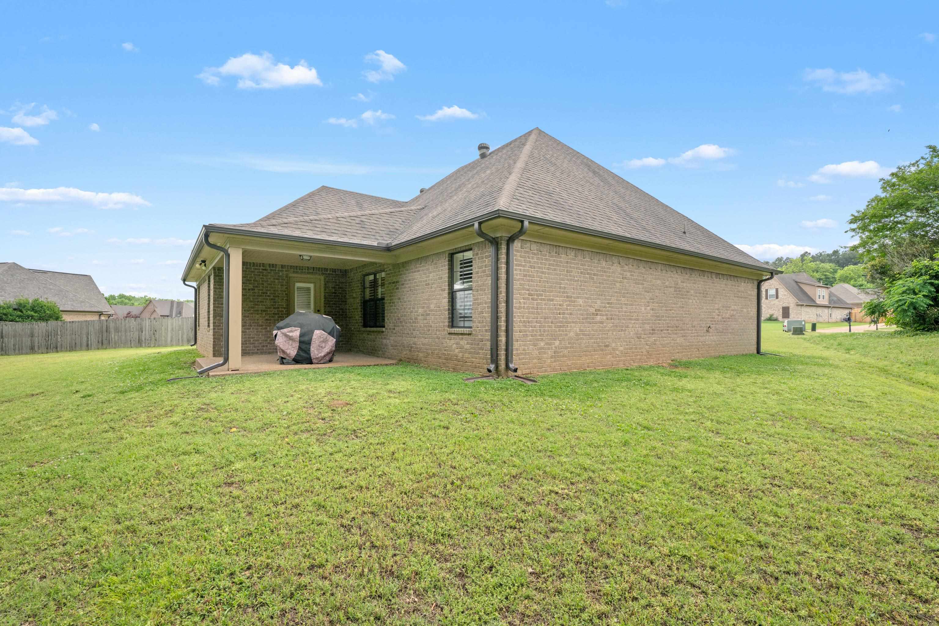 1586 Mckenas Way Cv Property Photo 6