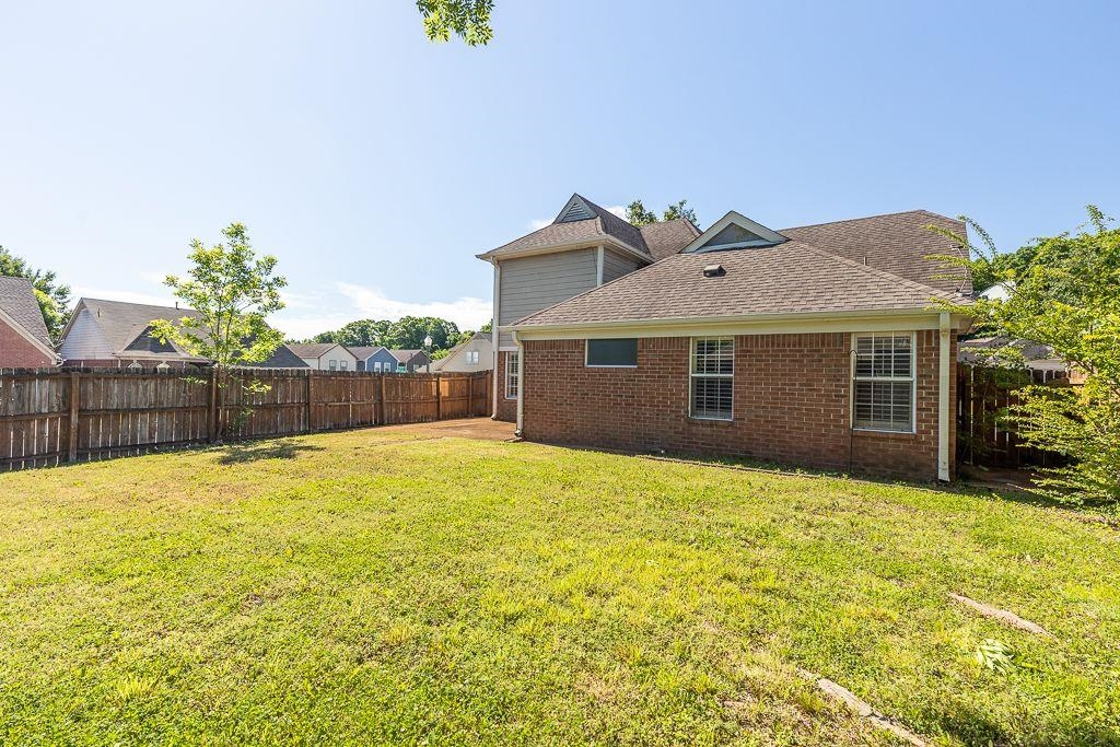 9768 Riggin Dr Property Photo 4