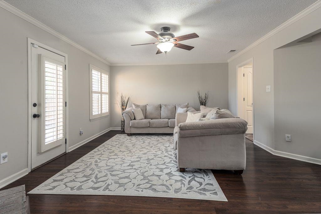 9768 Riggin Dr Property Photo 15