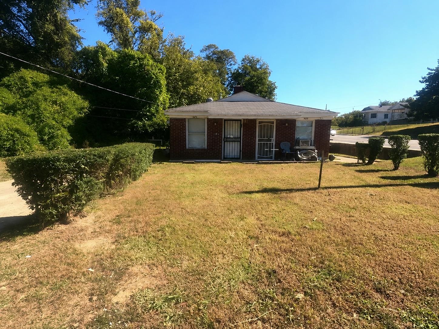 1672 Clancy St Property Photo 2