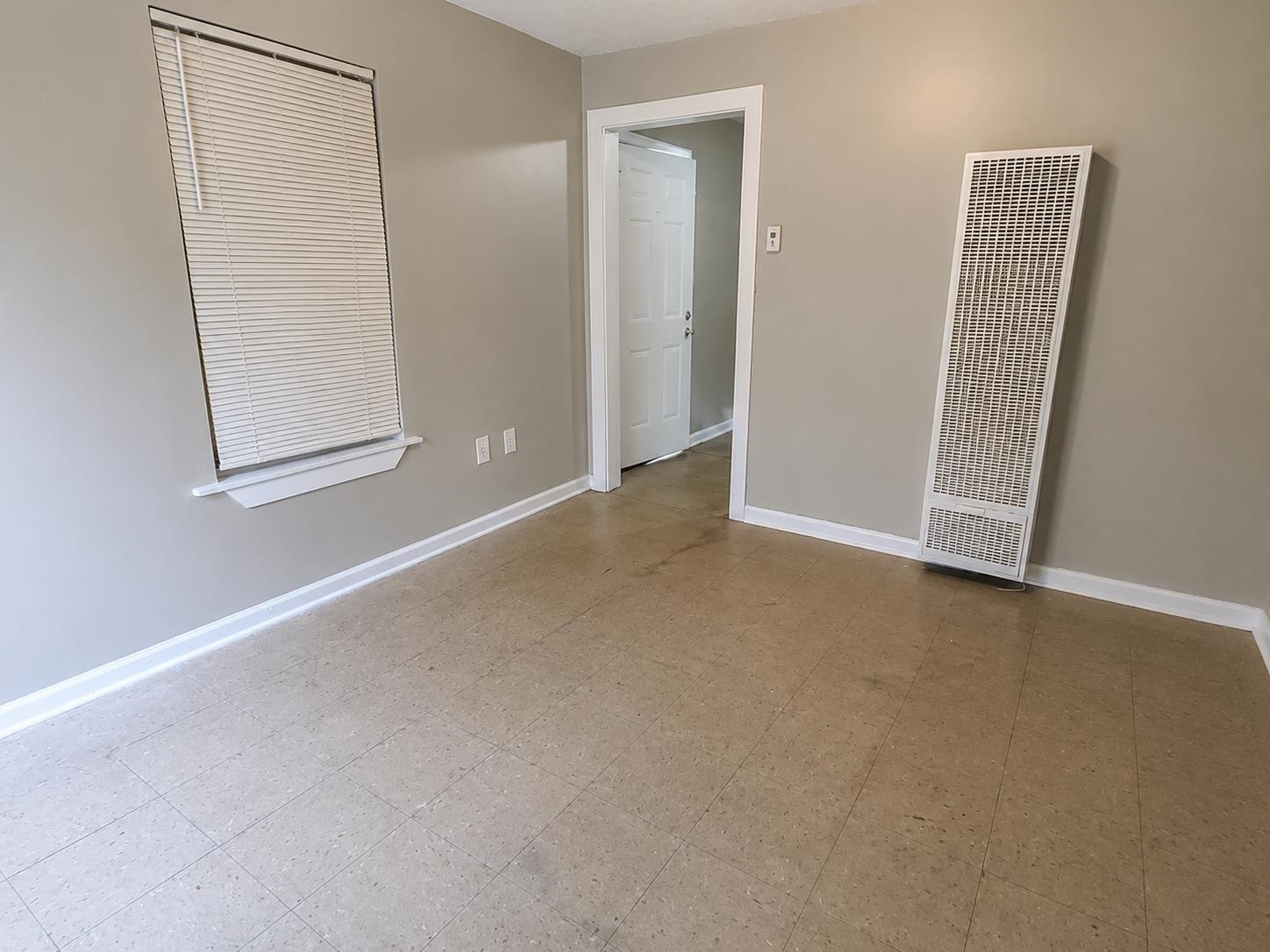 1672 Clancy St Property Photo 4