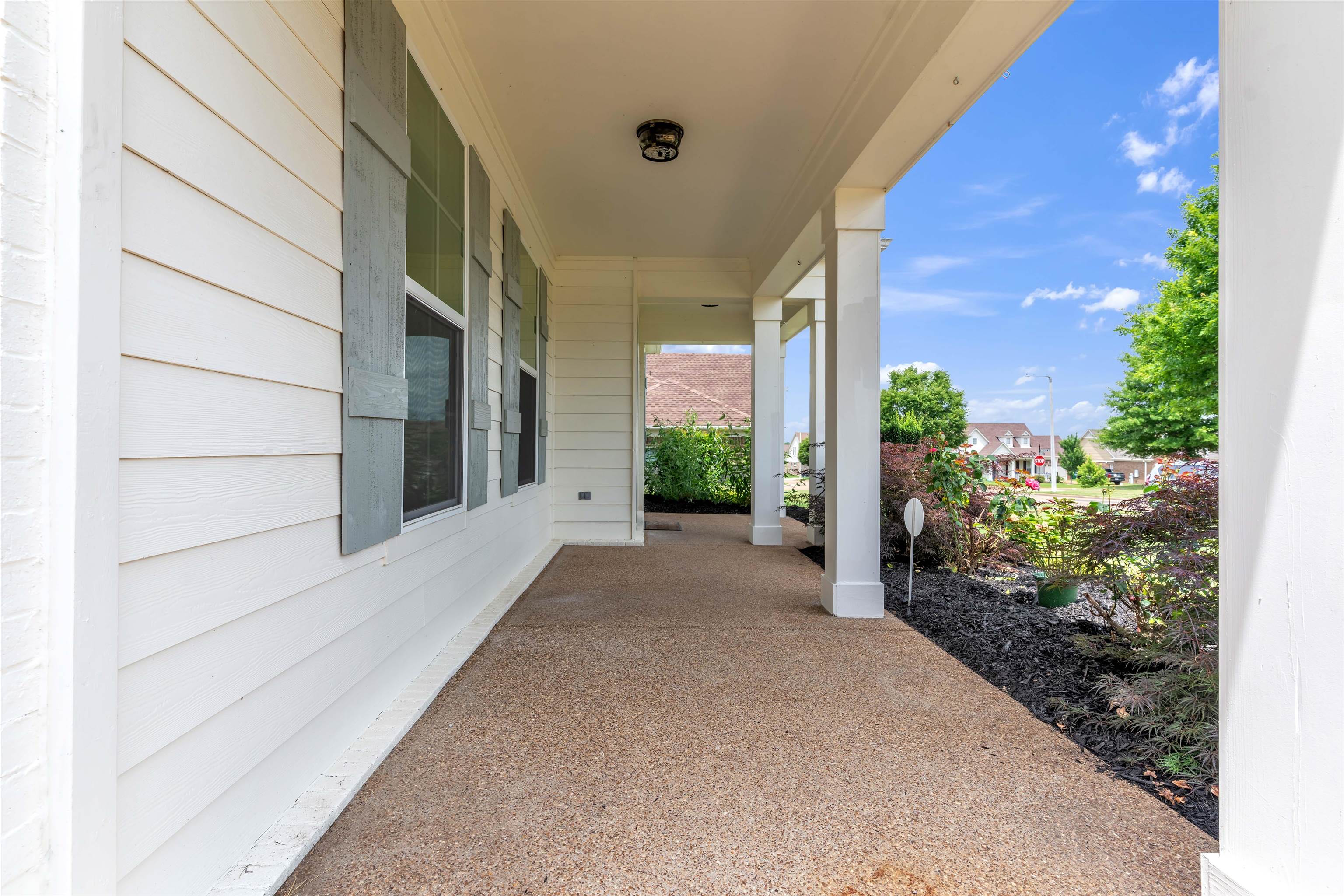 5621 Heather Oak Dr Property Photo 5