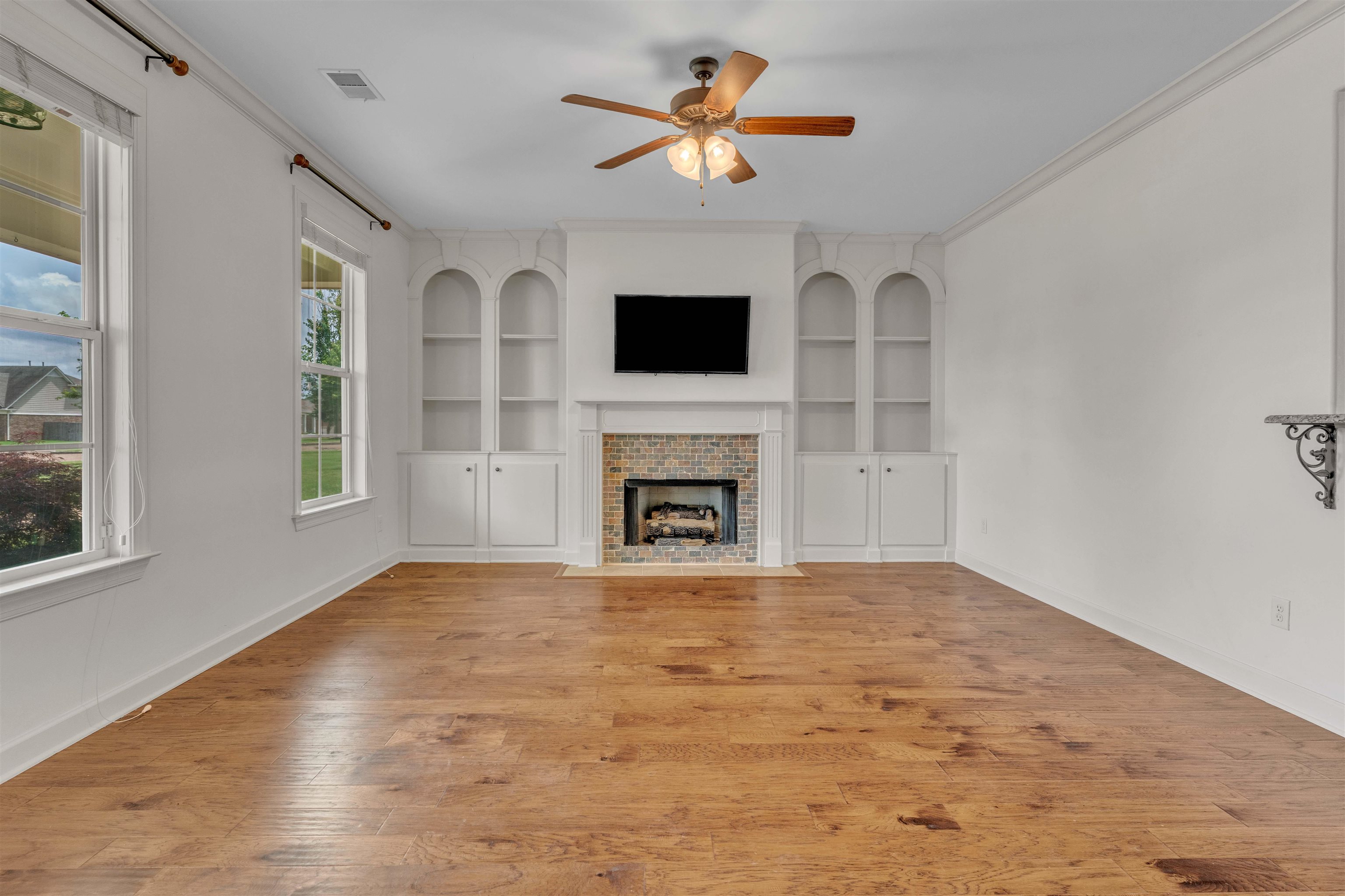 5621 Heather Oak Dr Property Photo 7