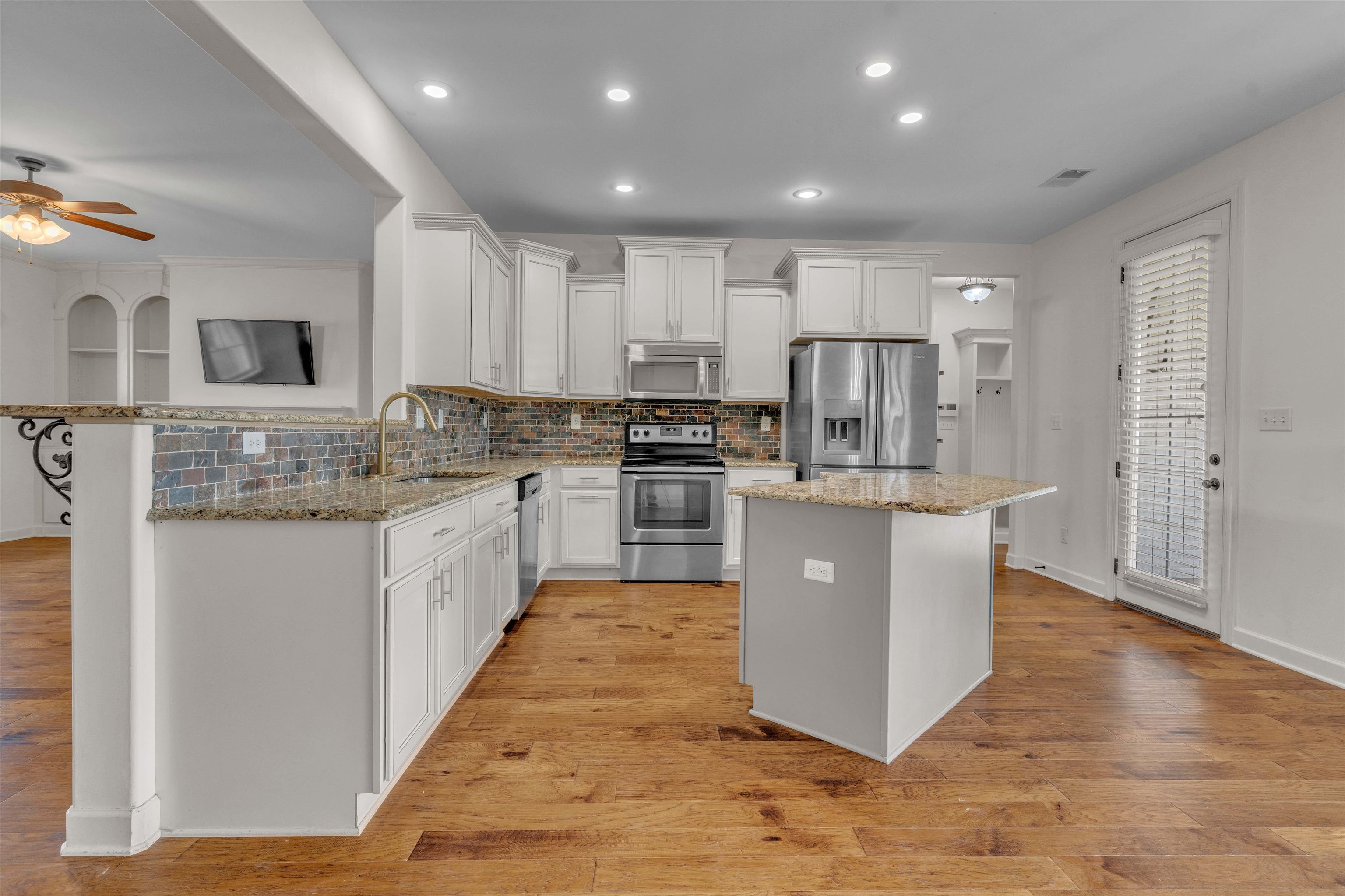 5621 Heather Oak Dr Property Photo 12