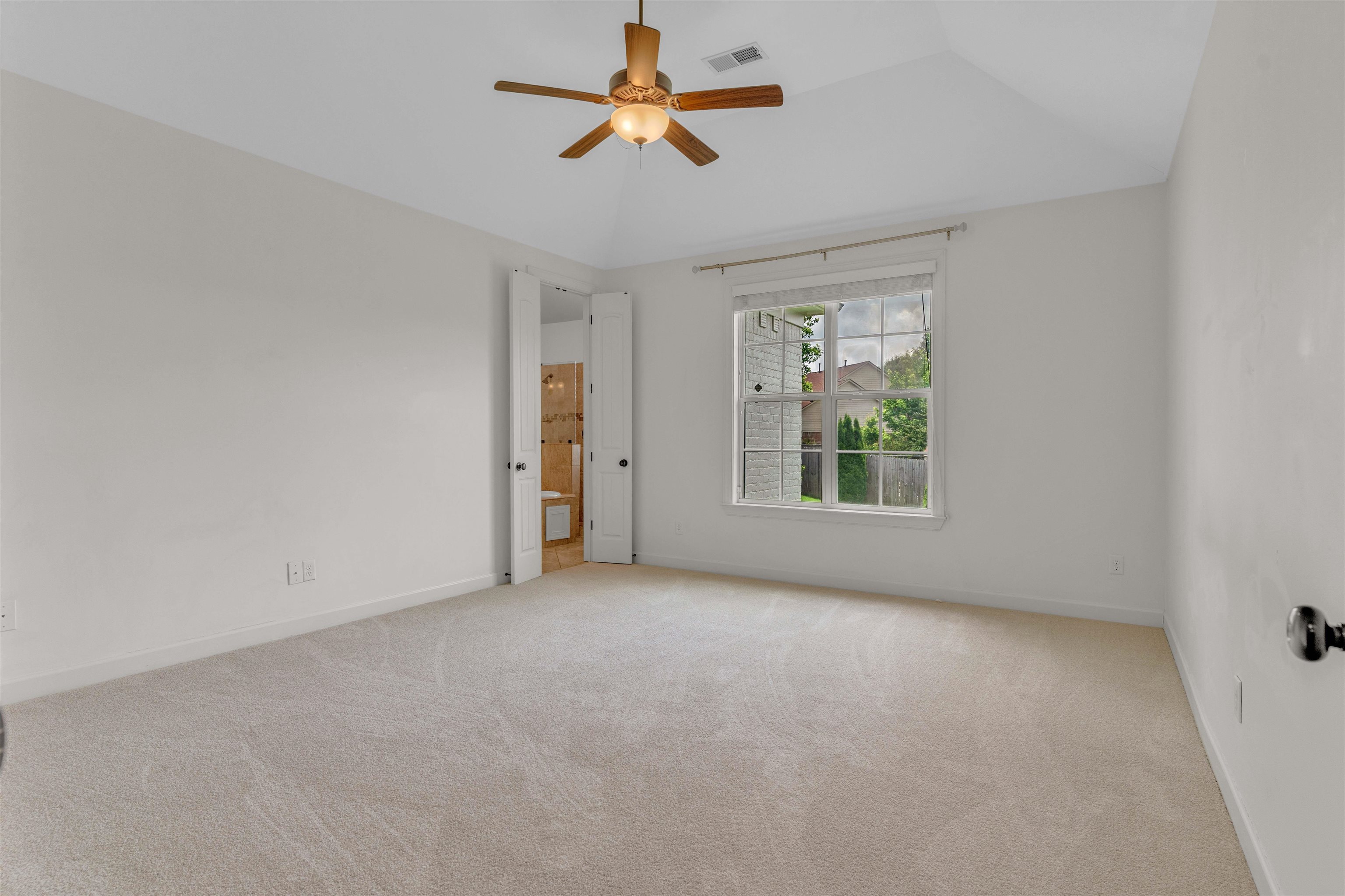 5621 Heather Oak Dr Property Photo 17