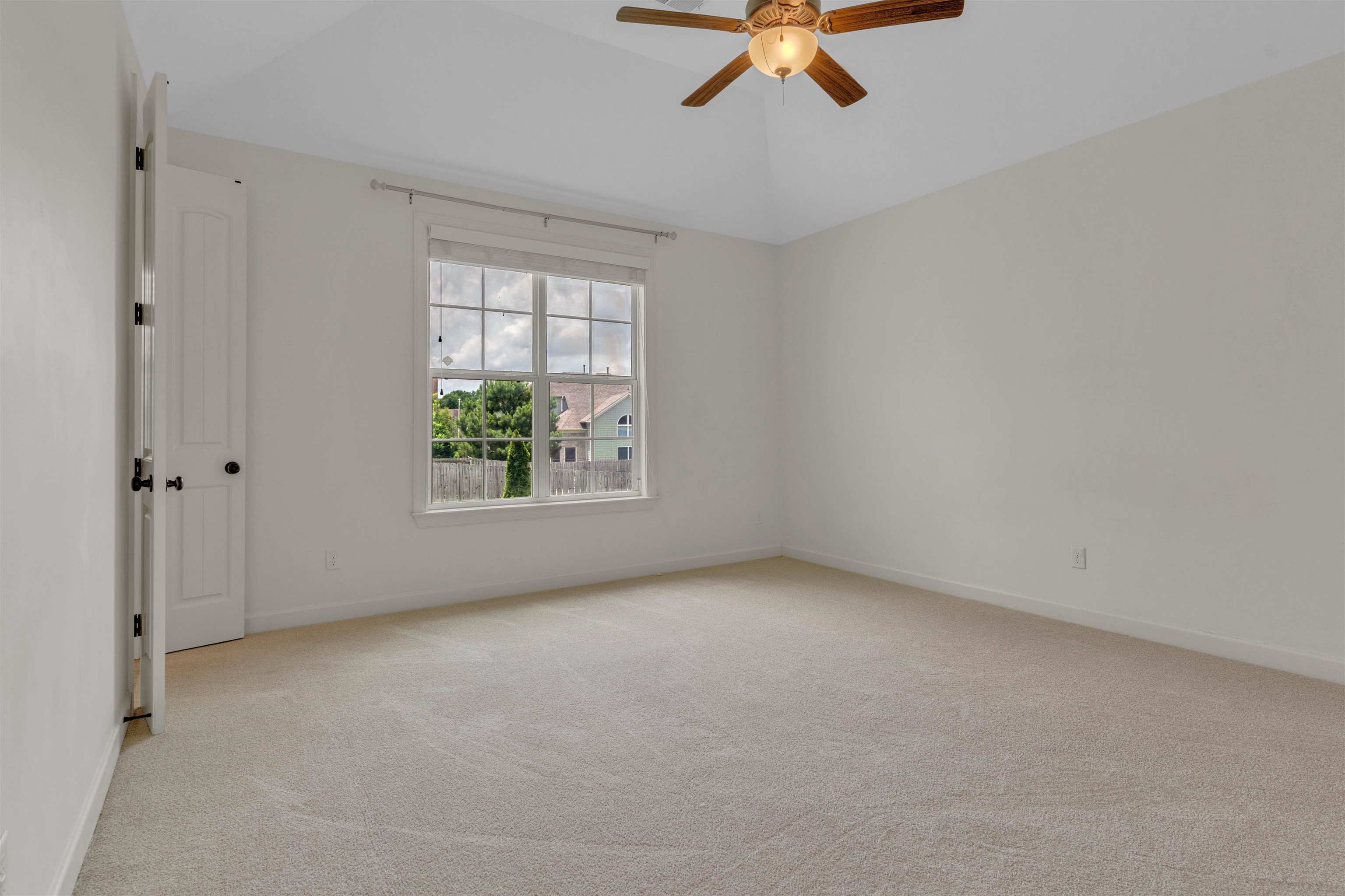 5621 Heather Oak Dr Property Photo 18