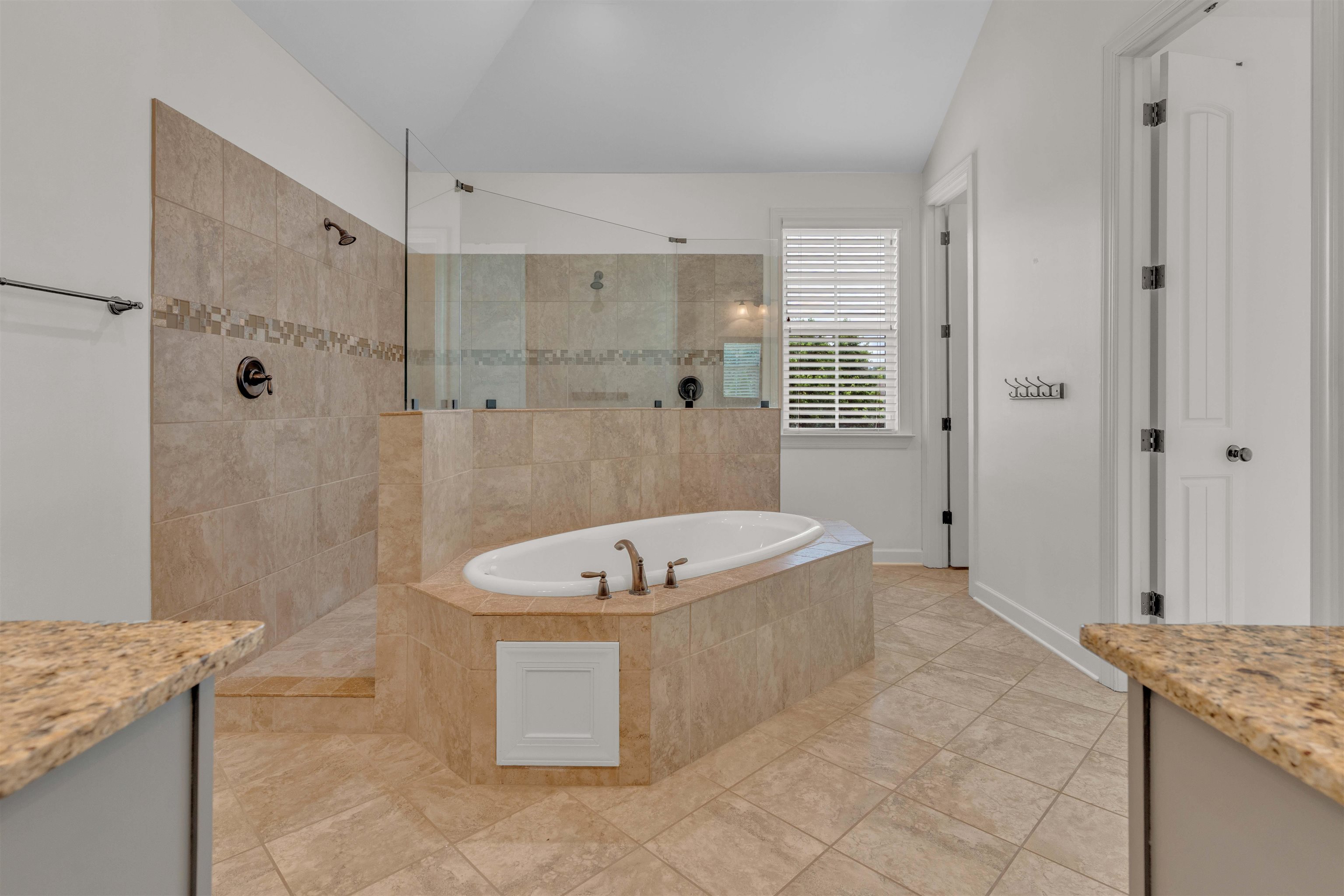 5621 Heather Oak Dr Property Photo 21