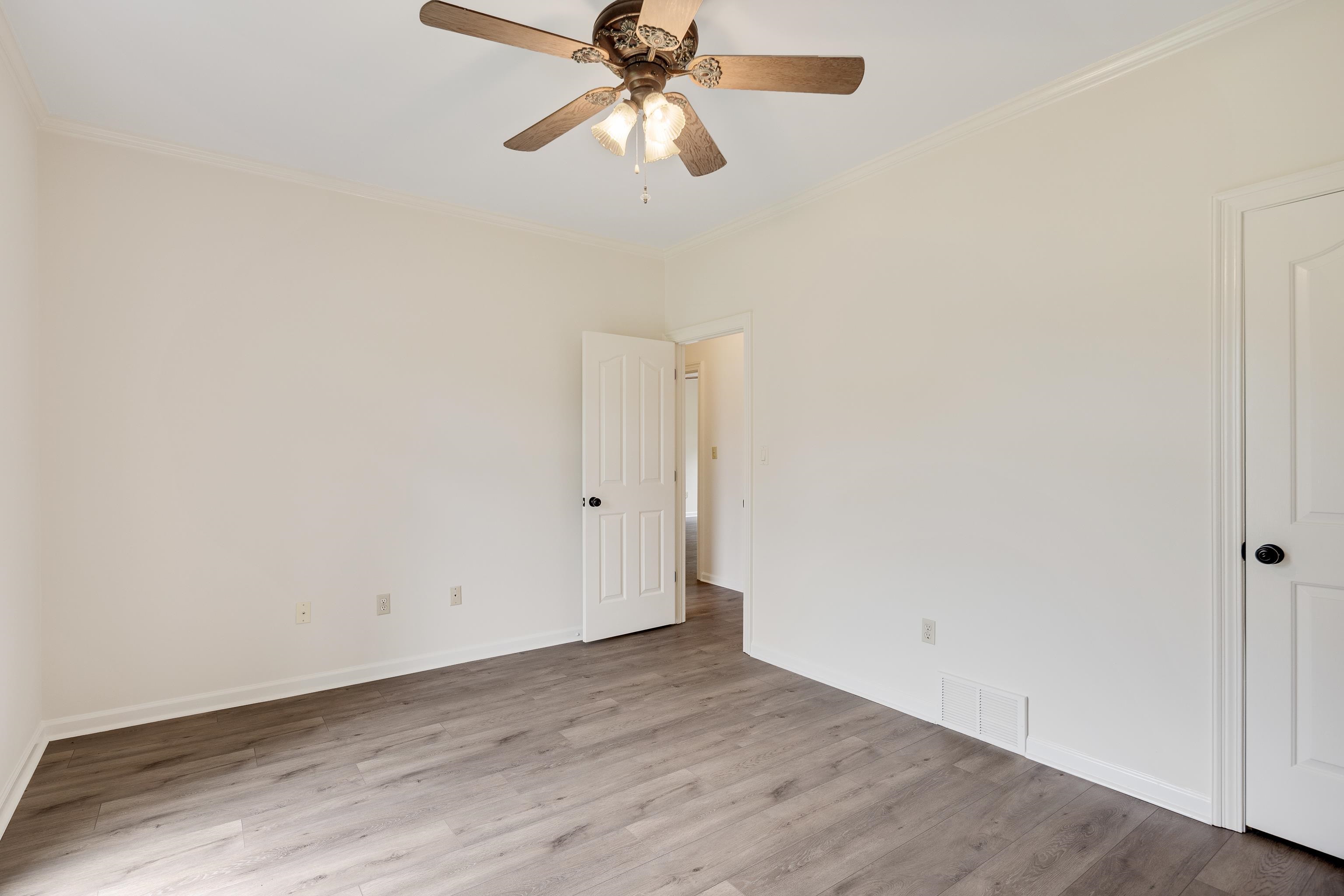 10120 Barn Hill Dr Property Photo 23