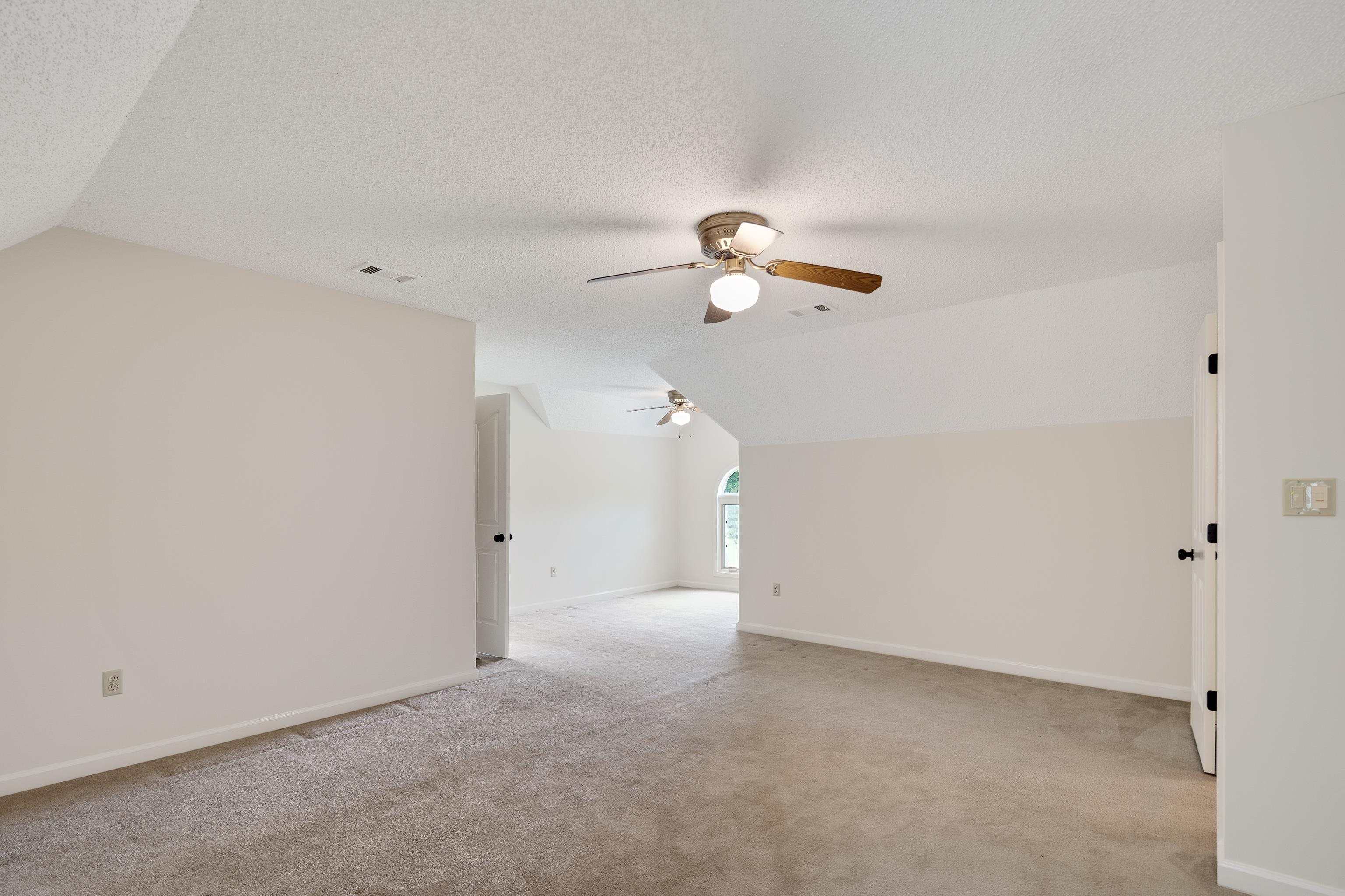 10120 Barn Hill Dr Property Photo 27
