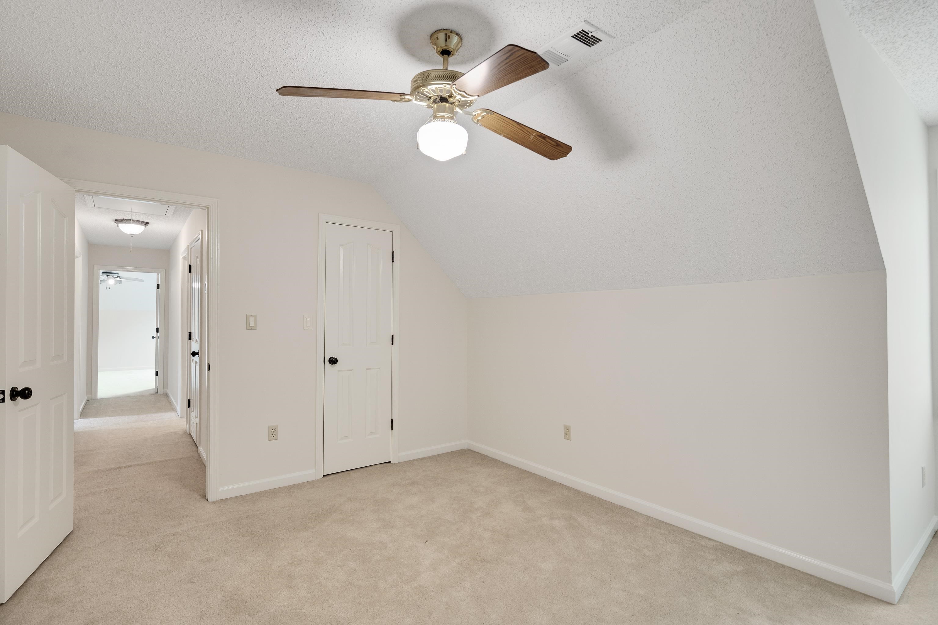 10120 Barn Hill Dr Property Photo 32