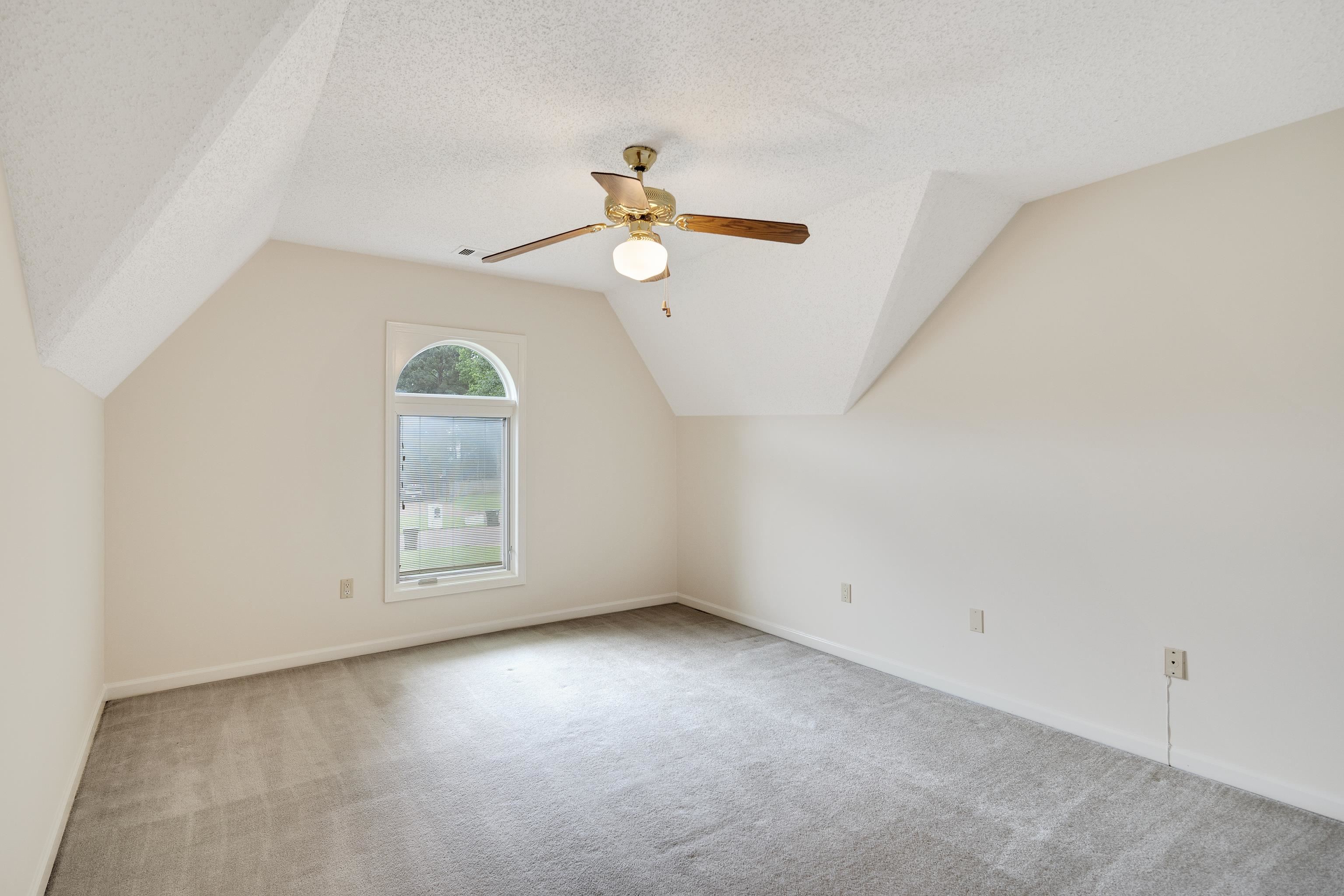 10120 Barn Hill Dr Property Photo 34