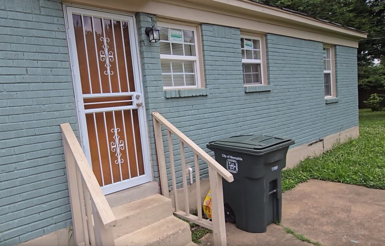 682 Boston St Property Photo 4