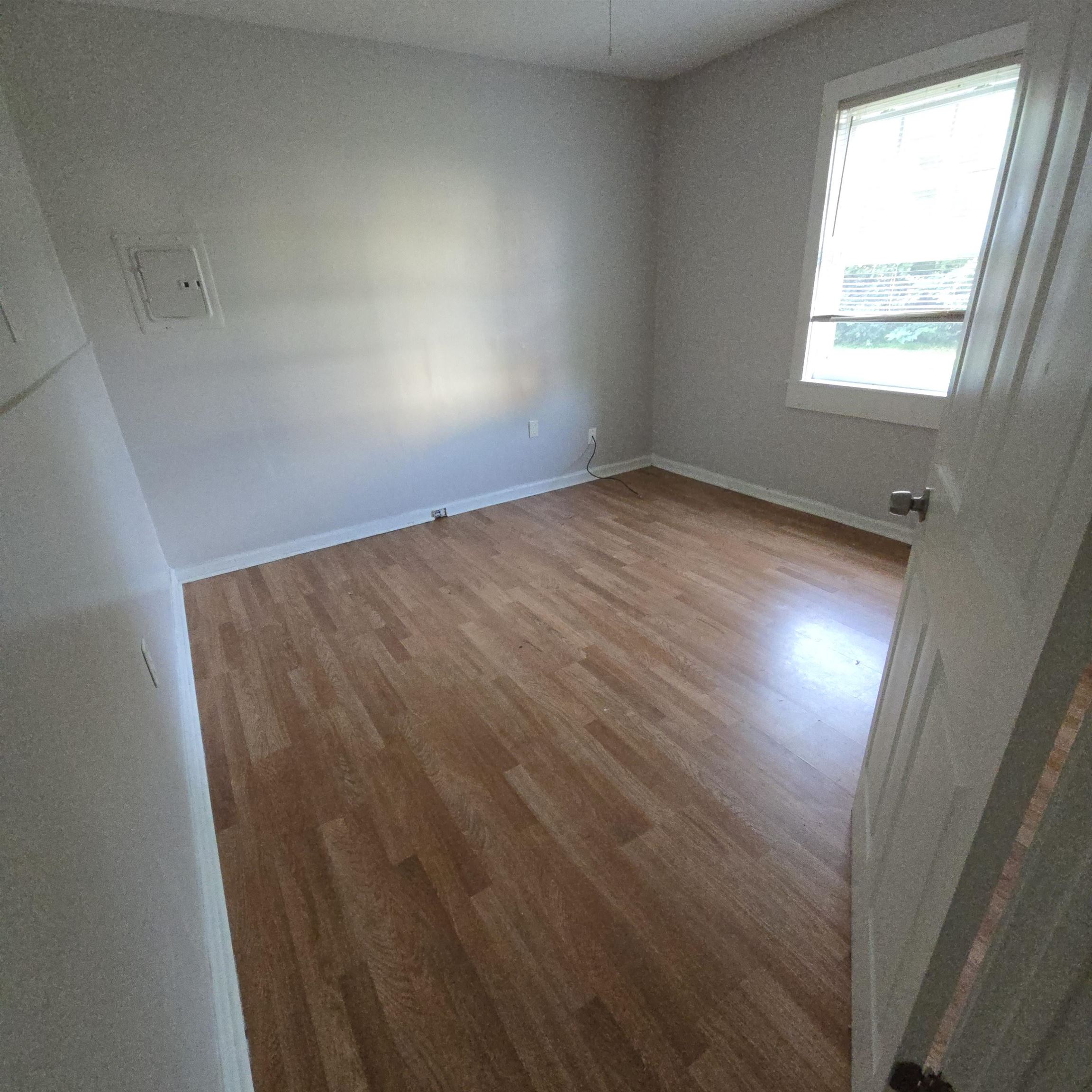 682 Boston St Property Photo 8
