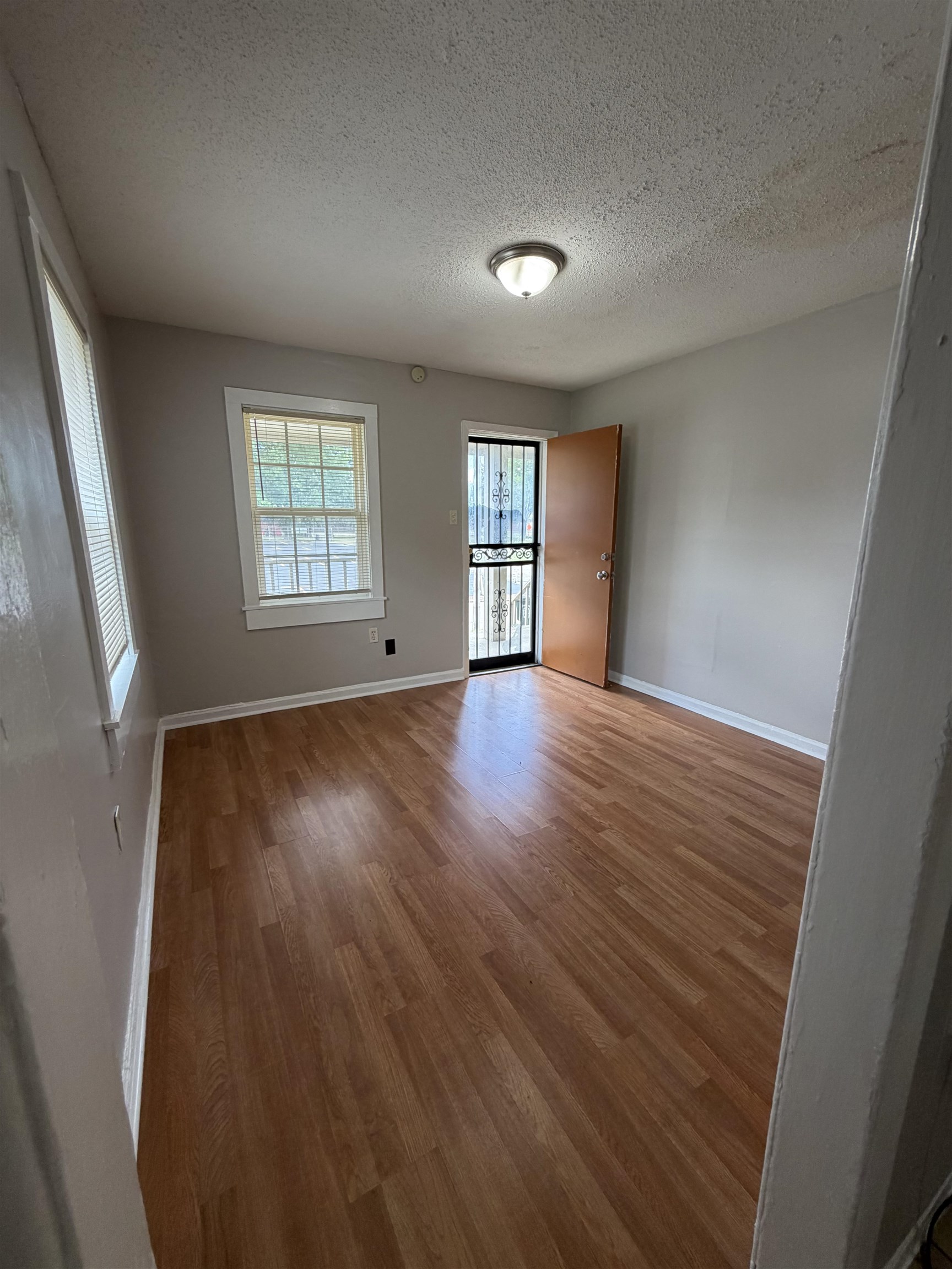 682 Boston St Property Photo 12