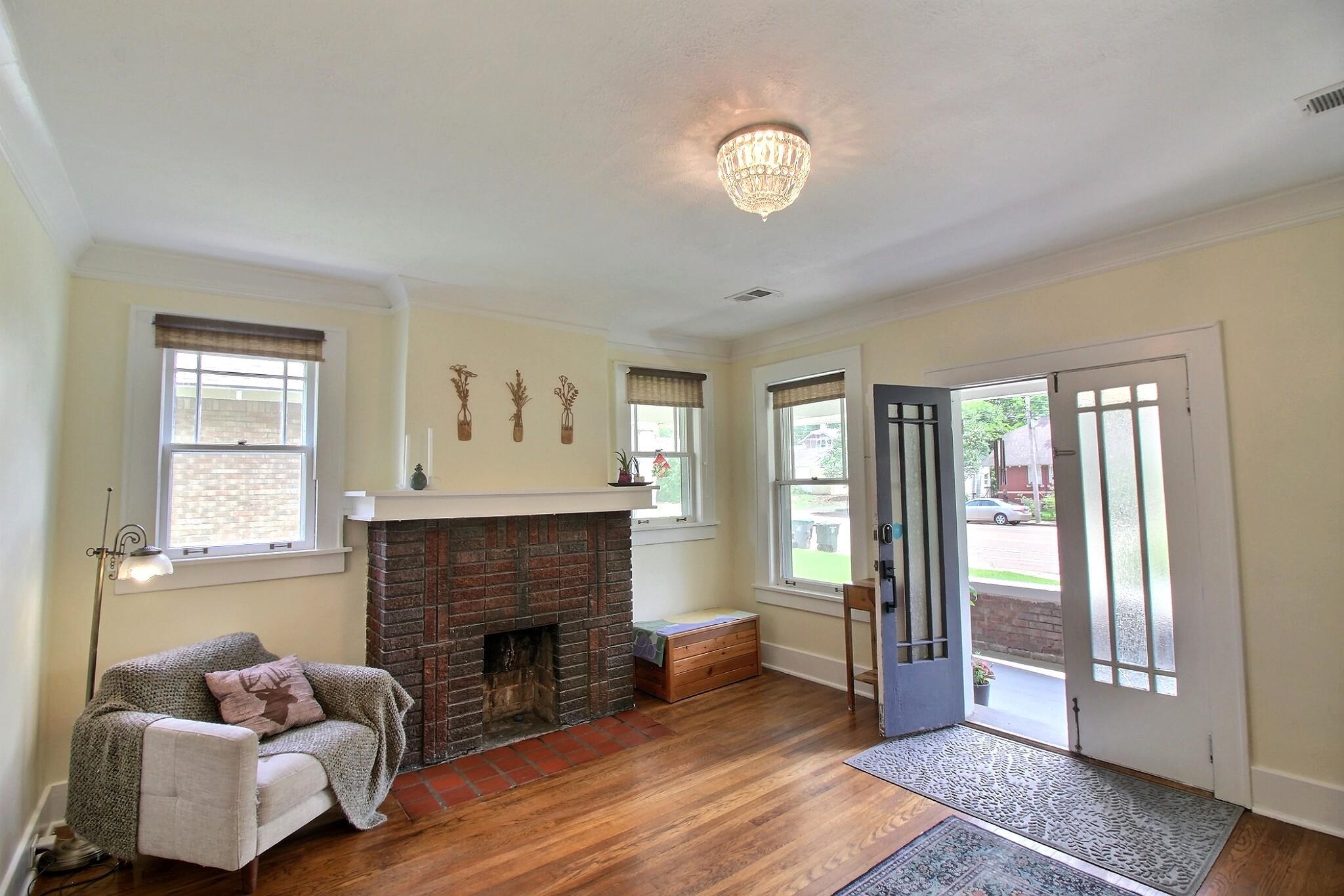 683 N Mclean Blvd Property Photo 3