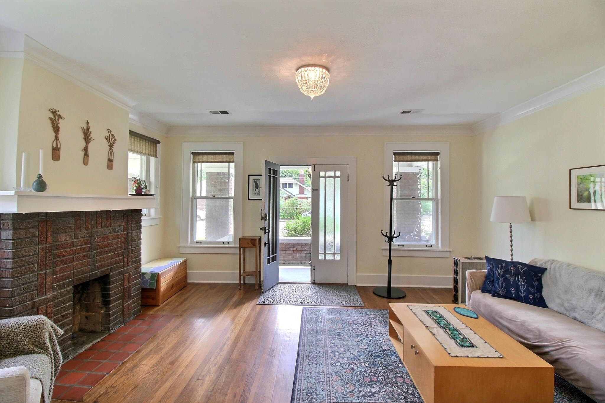 683 N Mclean Blvd Property Photo 4