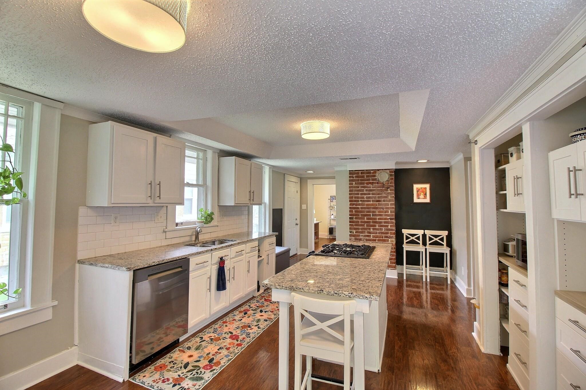 683 N Mclean Blvd Property Photo 9