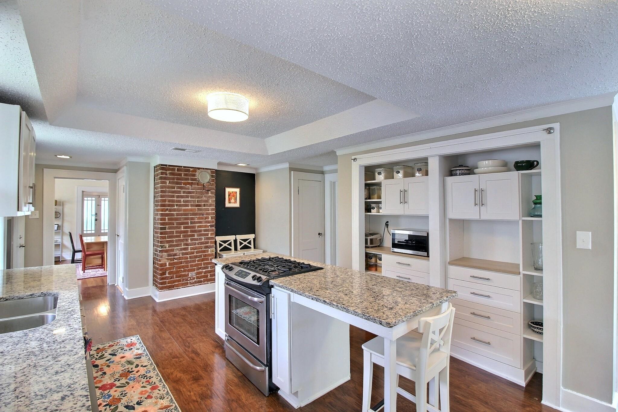 683 N Mclean Blvd Property Photo 10