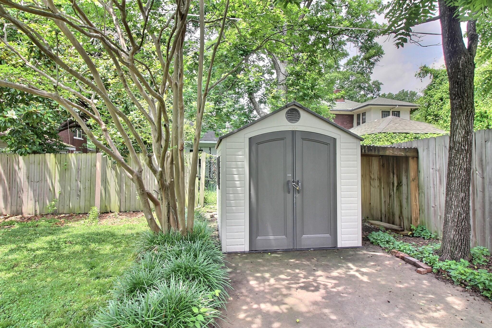 683 N Mclean Blvd Property Photo 21