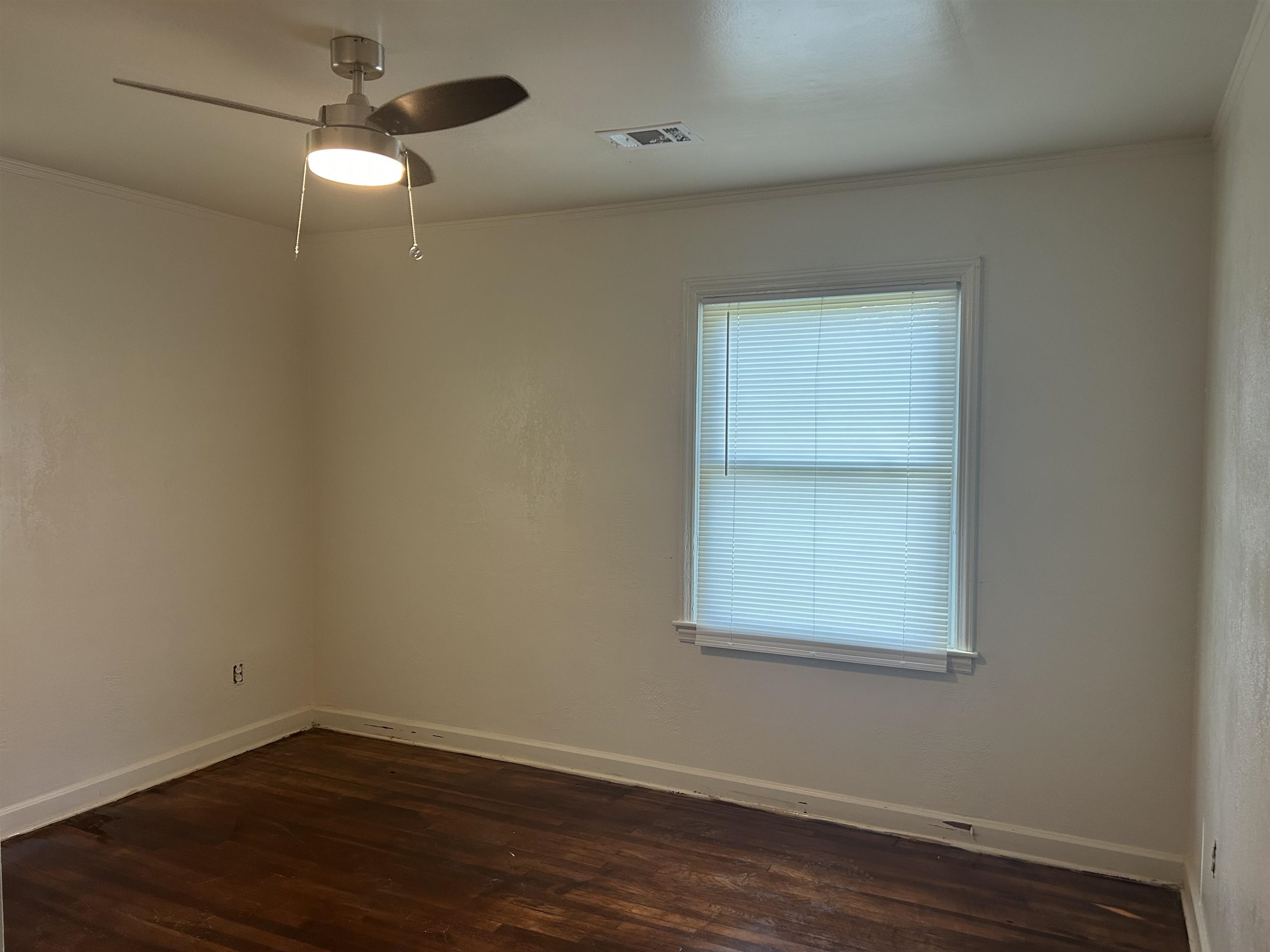 904 N Ball Ave Property Photo 9