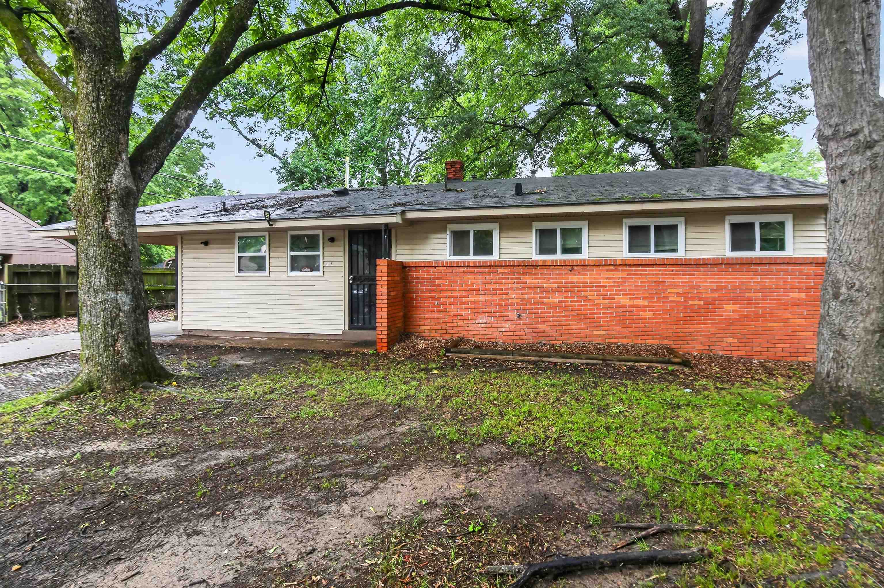 1745 Claire Ave Property Photo 3