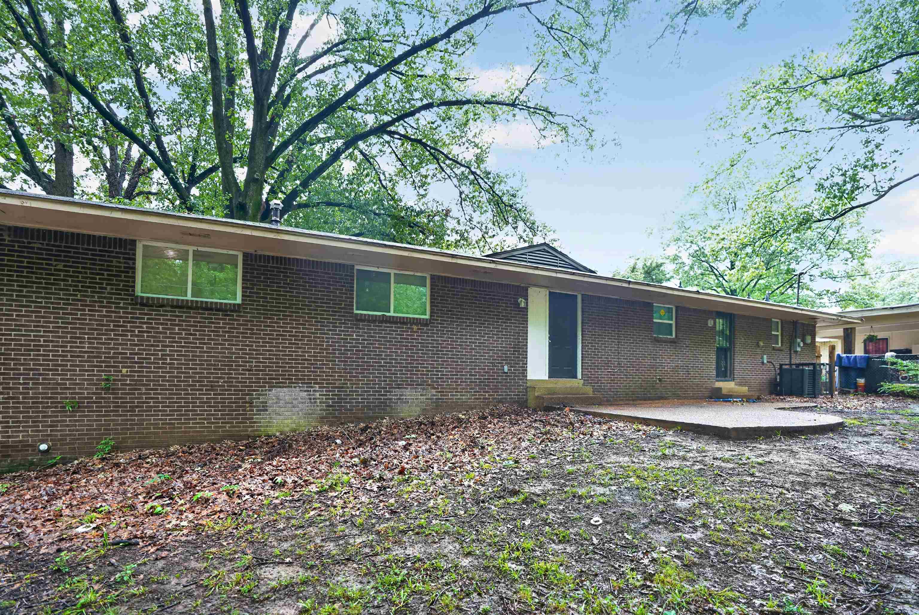 1890 Pennel Rd Property Photo 3