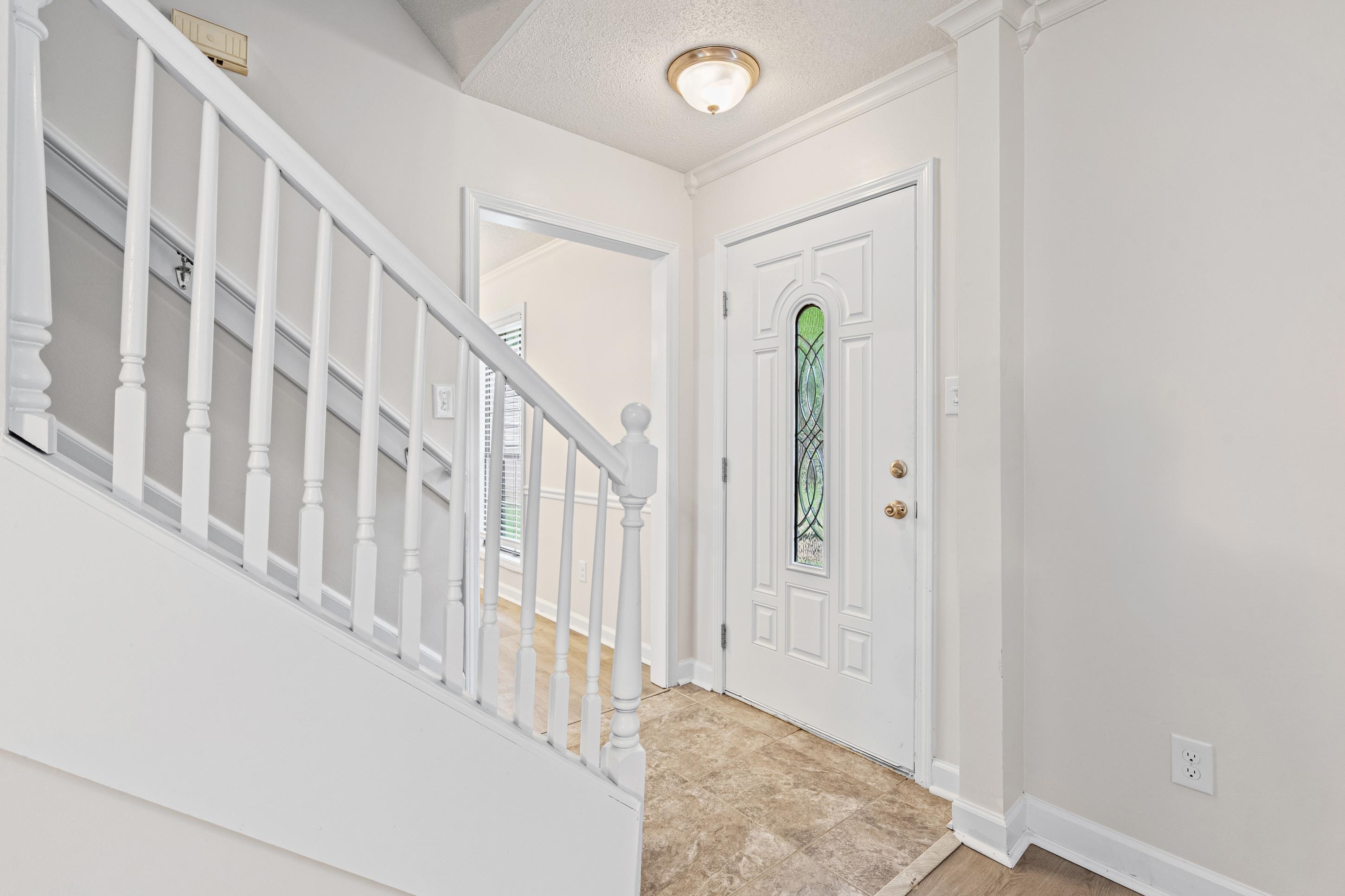 1417 Hawkcrest Cv N Property Photo 2