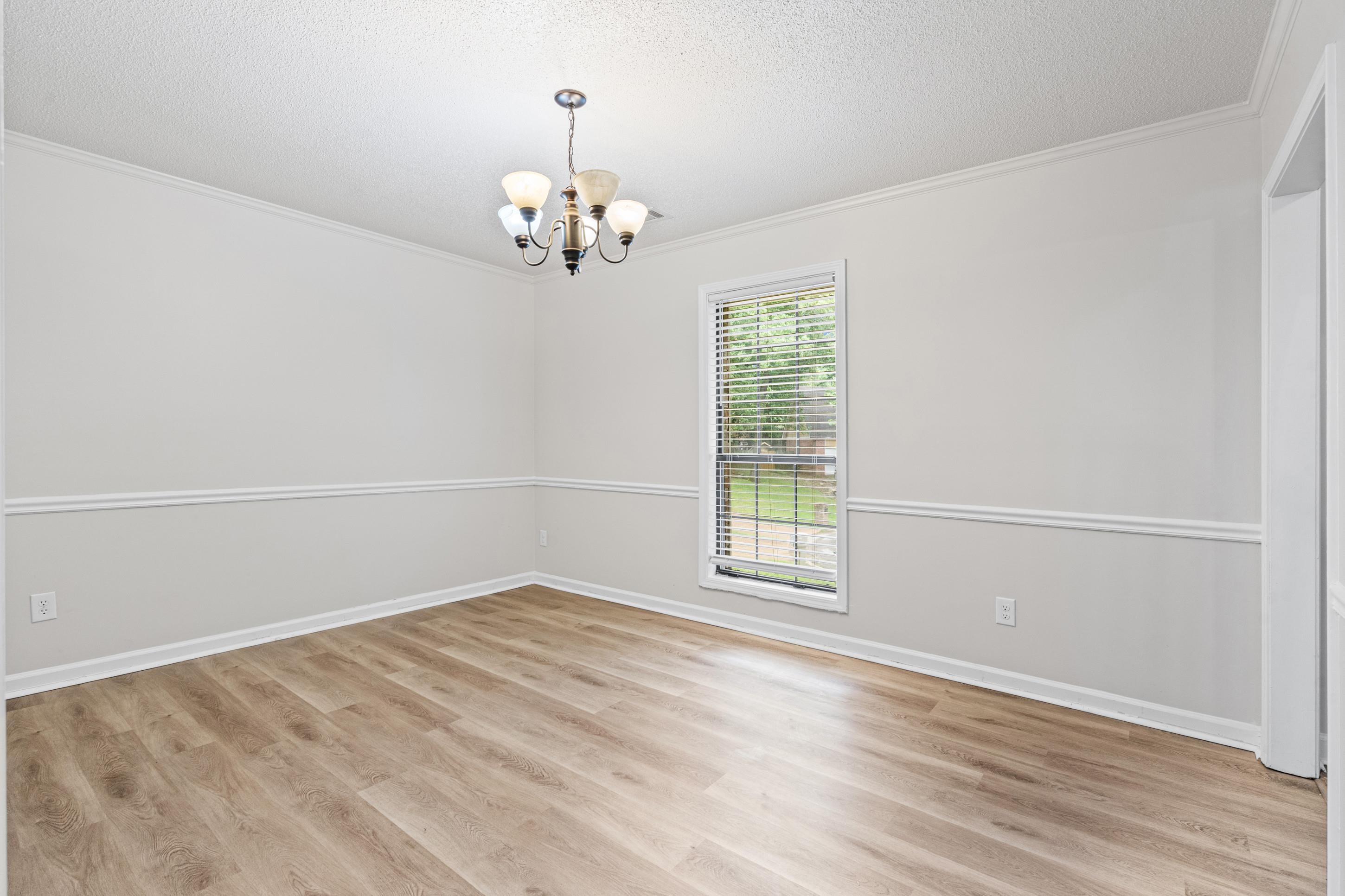 1417 Hawkcrest Cv N Property Photo 3