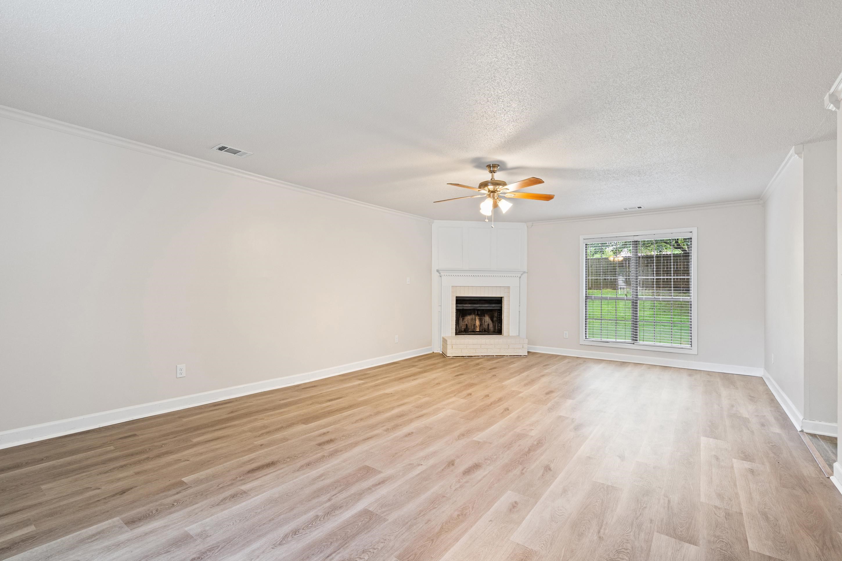 1417 Hawkcrest Cv N Property Photo 4
