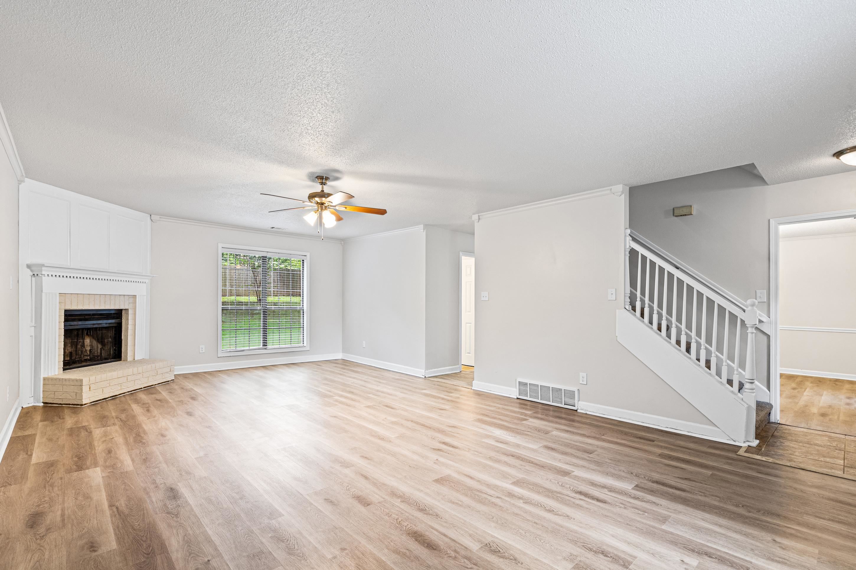 1417 Hawkcrest Cv N Property Photo 5