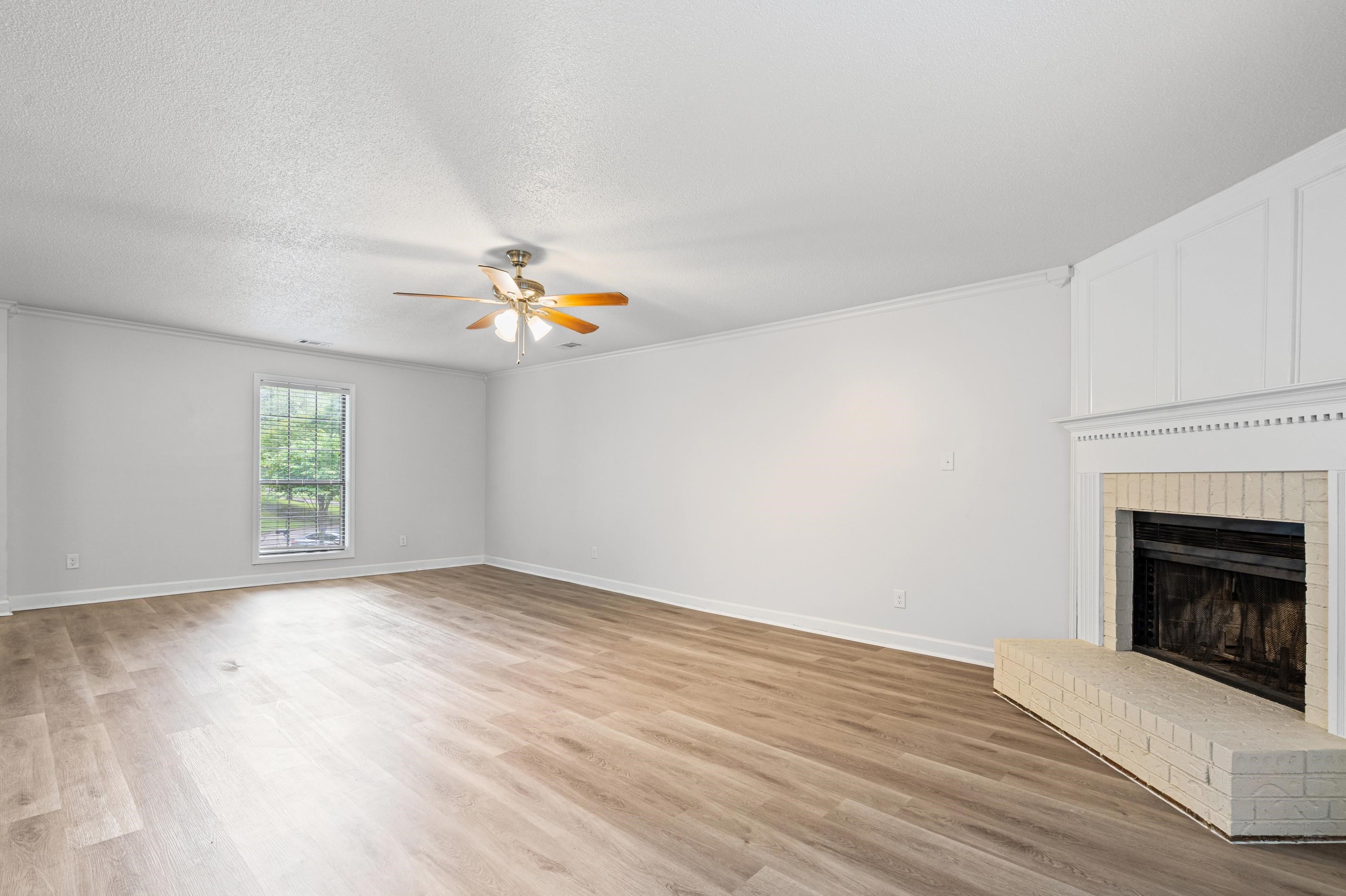 1417 Hawkcrest Cv N Property Photo 6