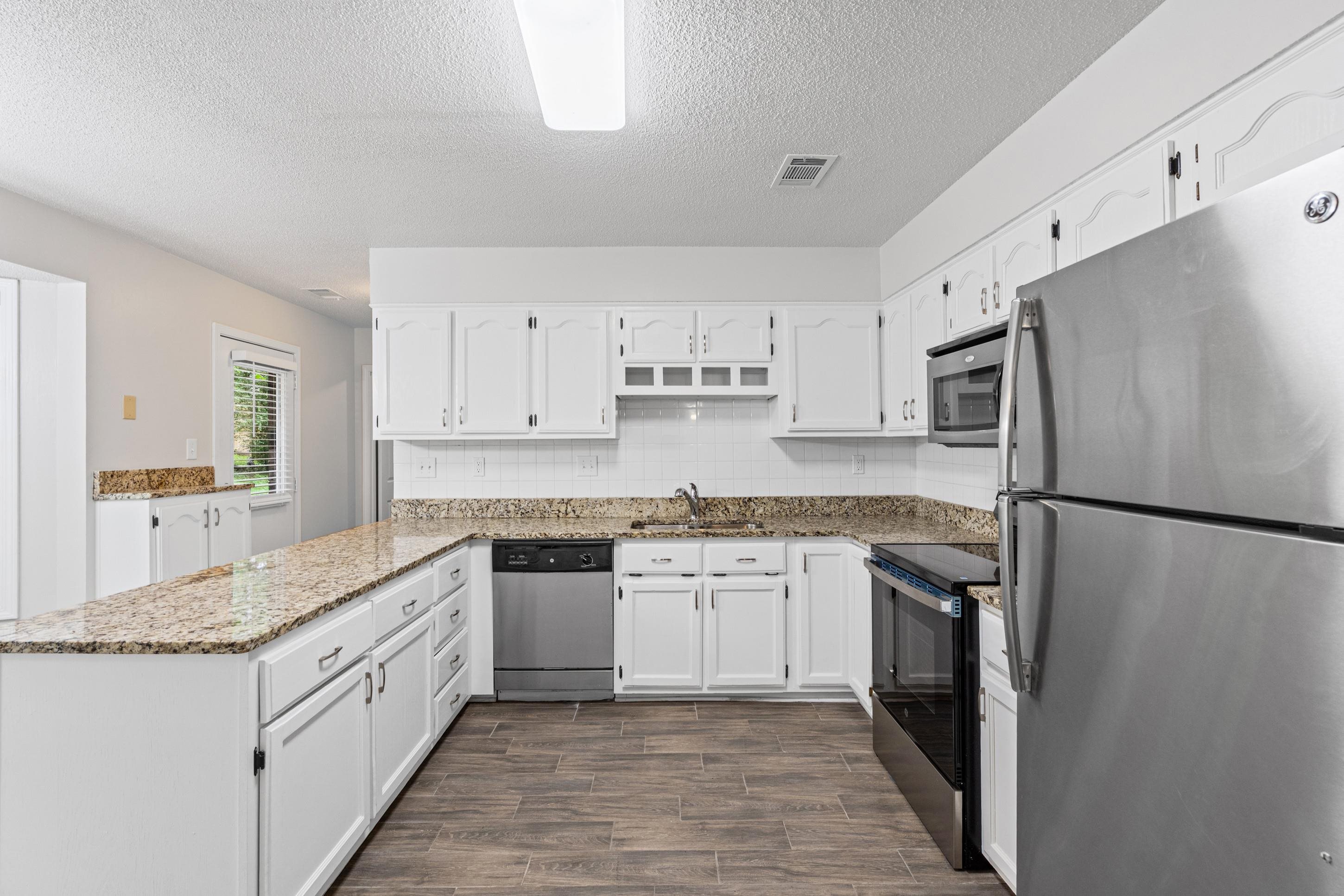 1417 Hawkcrest Cv N Property Photo 7