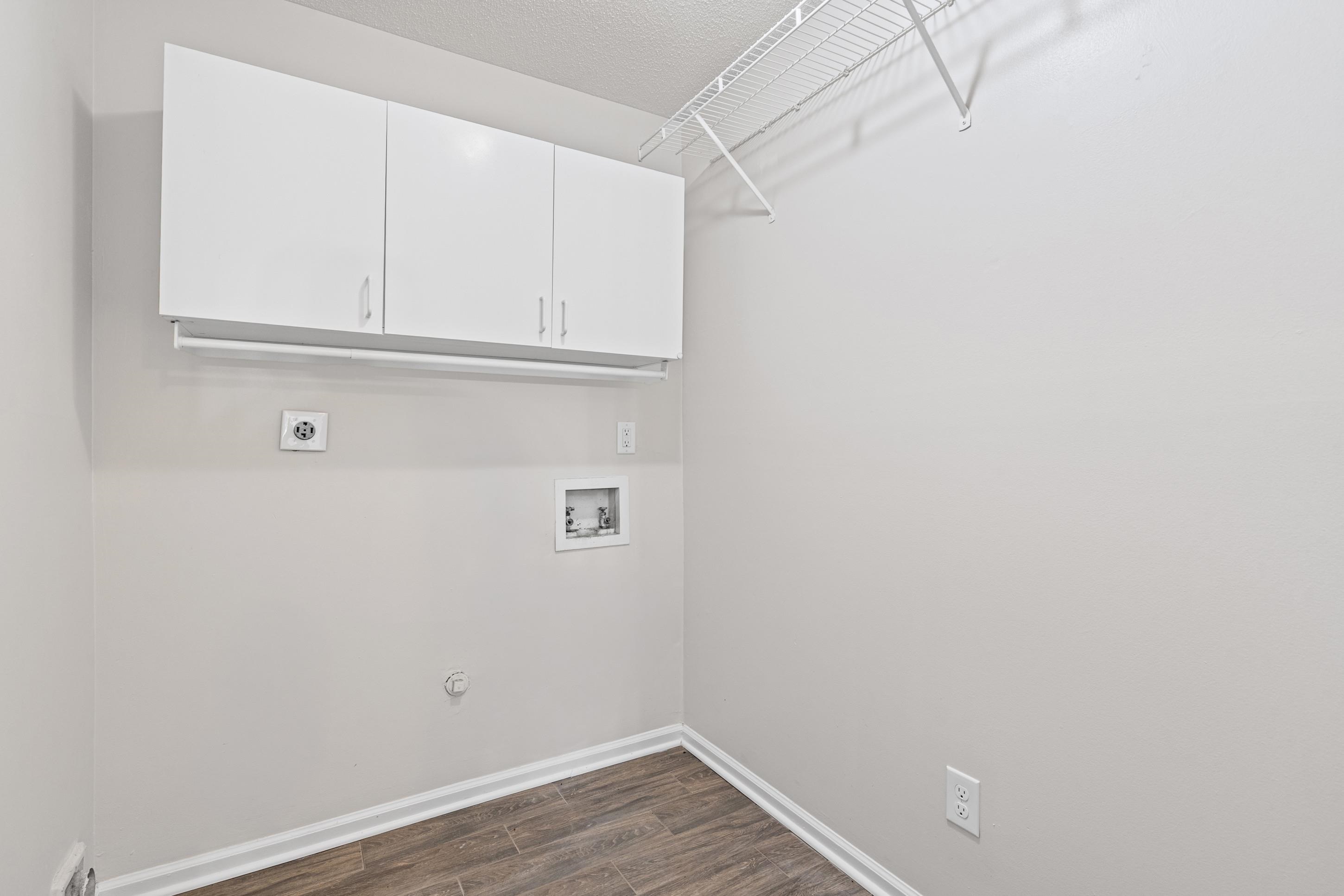 1417 Hawkcrest Cv N Property Photo 15