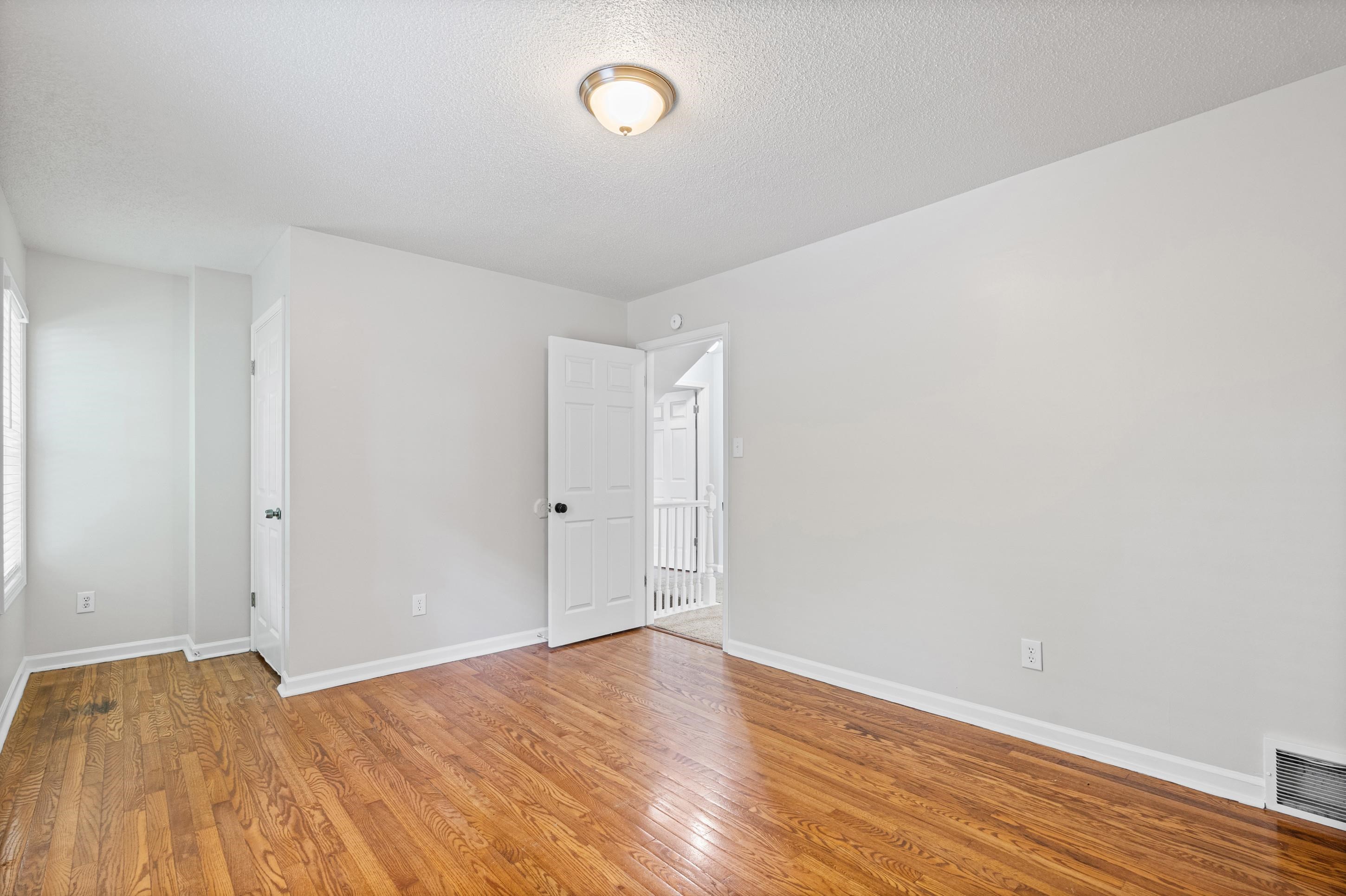 1417 Hawkcrest Cv N Property Photo 20