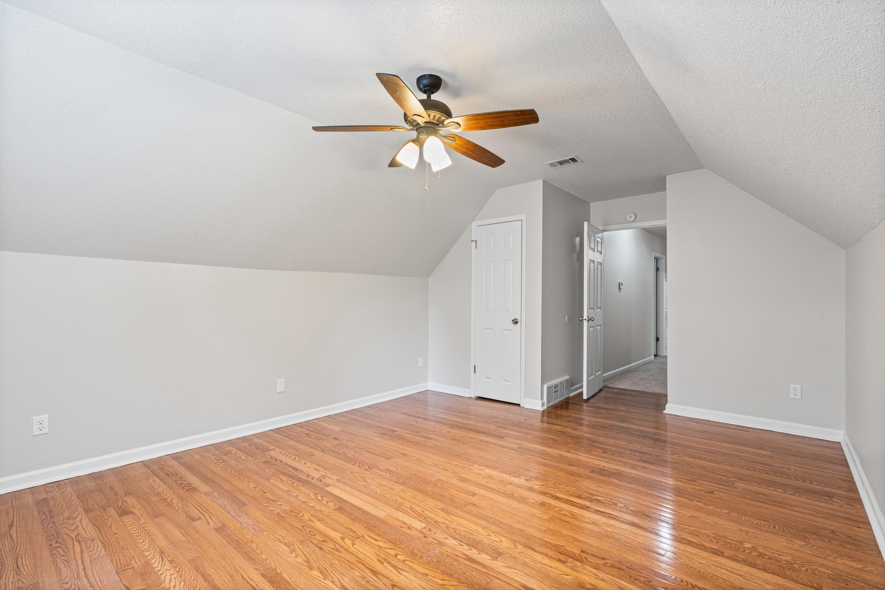 1417 Hawkcrest Cv N Property Photo 22