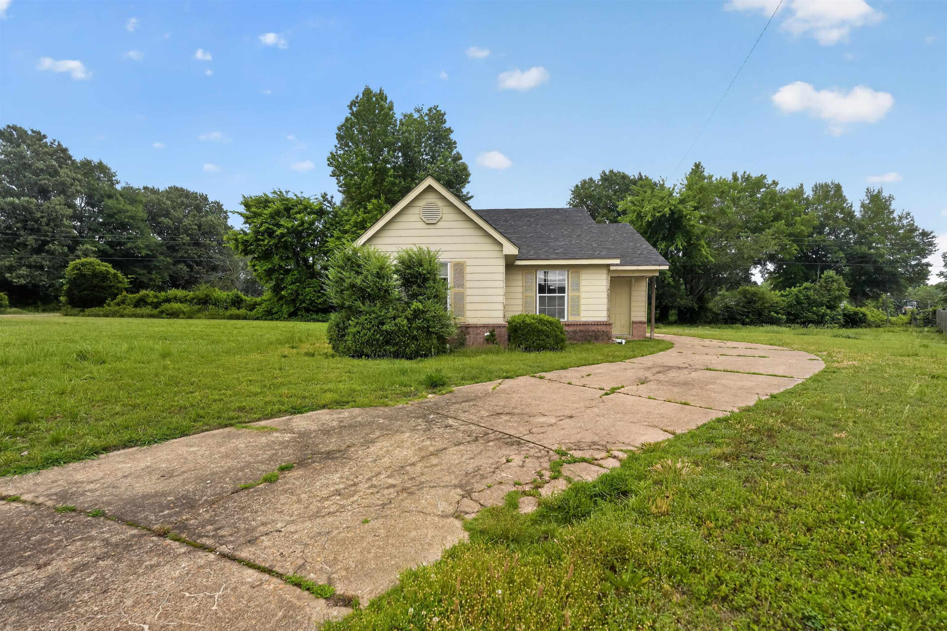 37 New Haven Cv Property Photo 1
