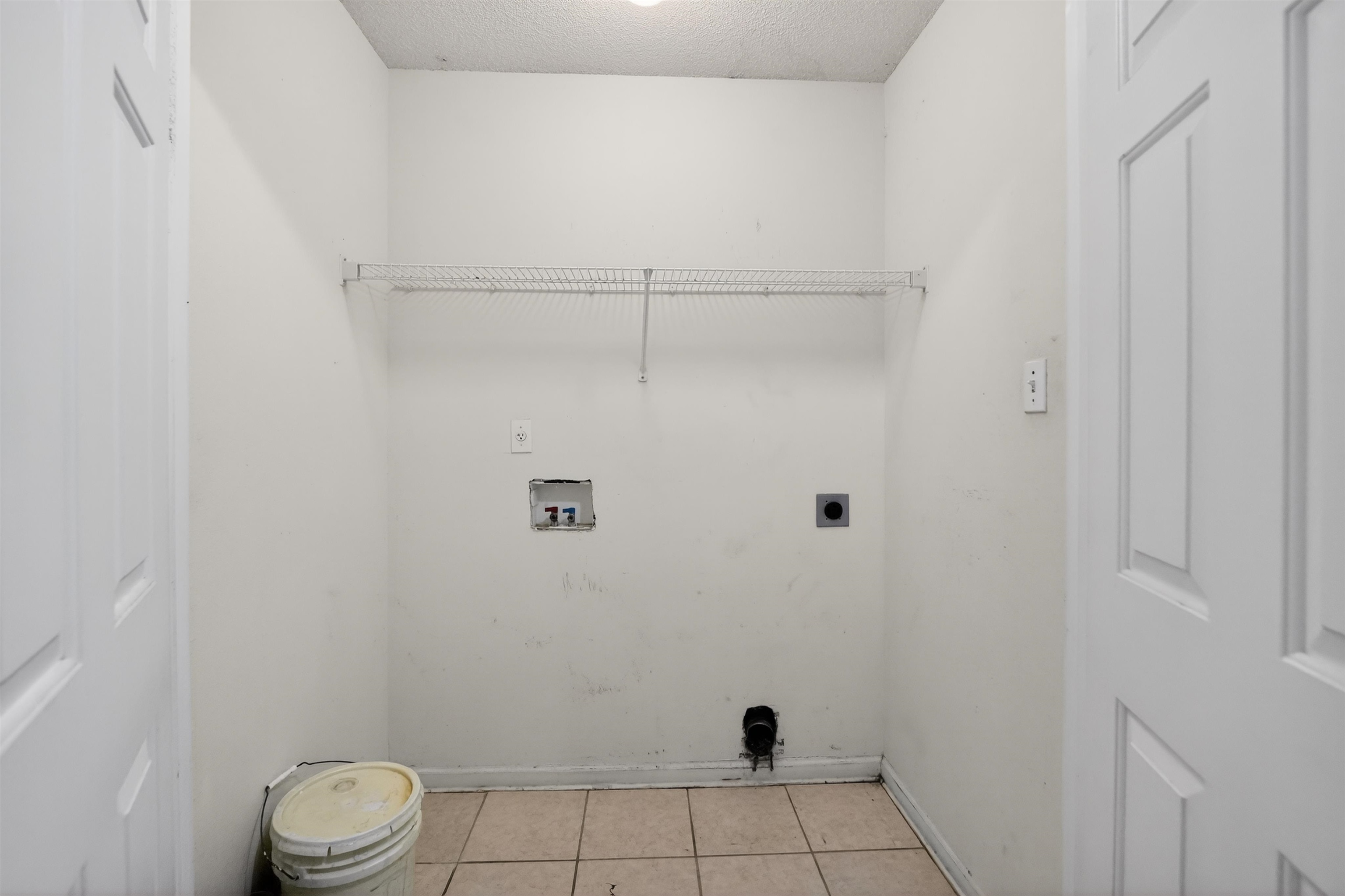 37 New Haven Cv Property Photo 23