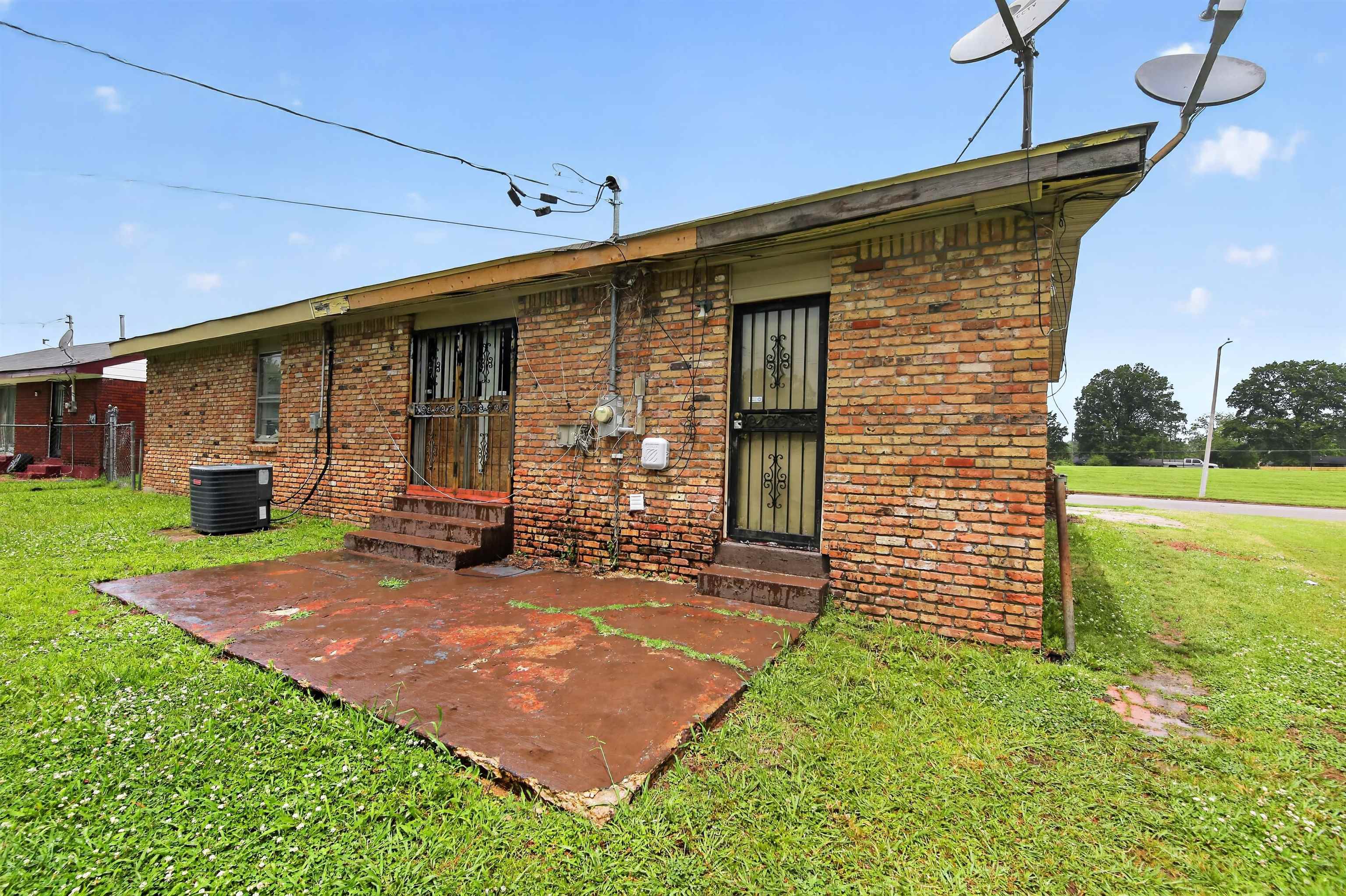 645 Parkrose Rd Property Photo 3