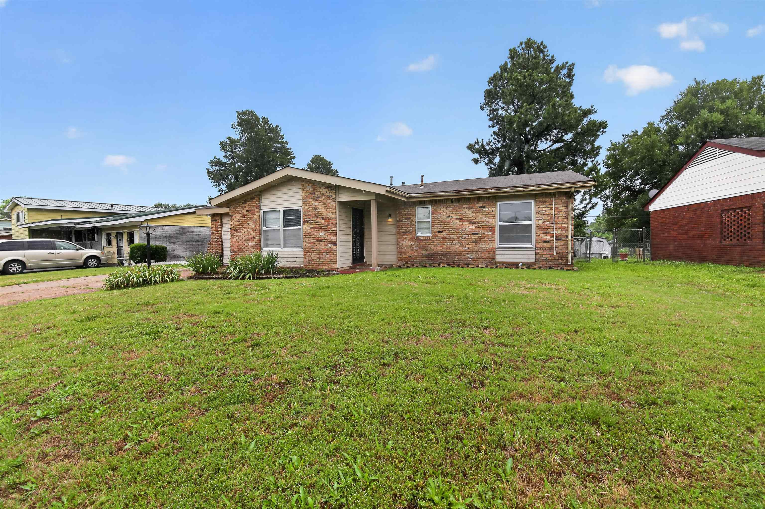 645 Parkrose Rd Property Photo 4