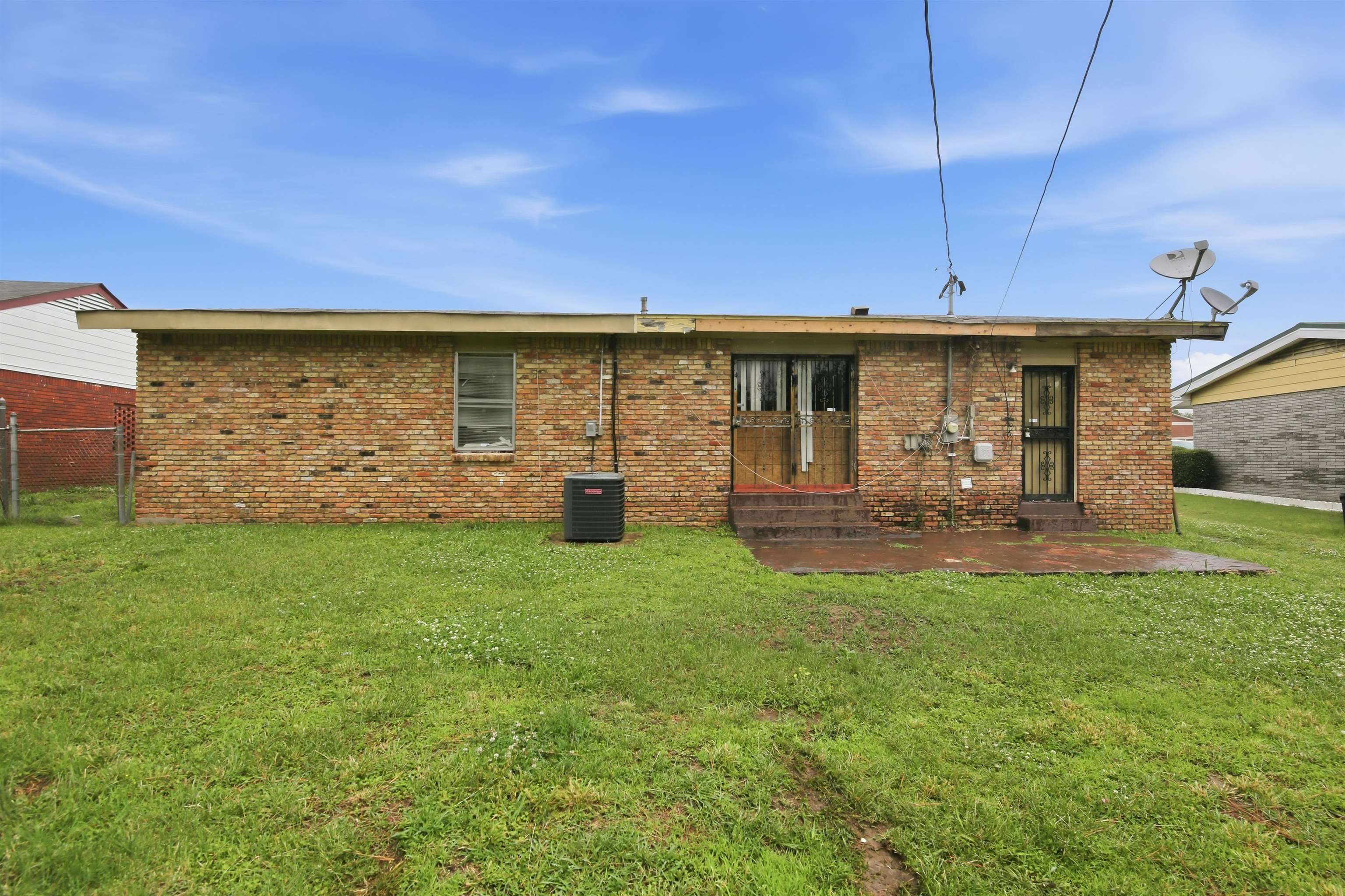 645 Parkrose Rd Property Photo 6