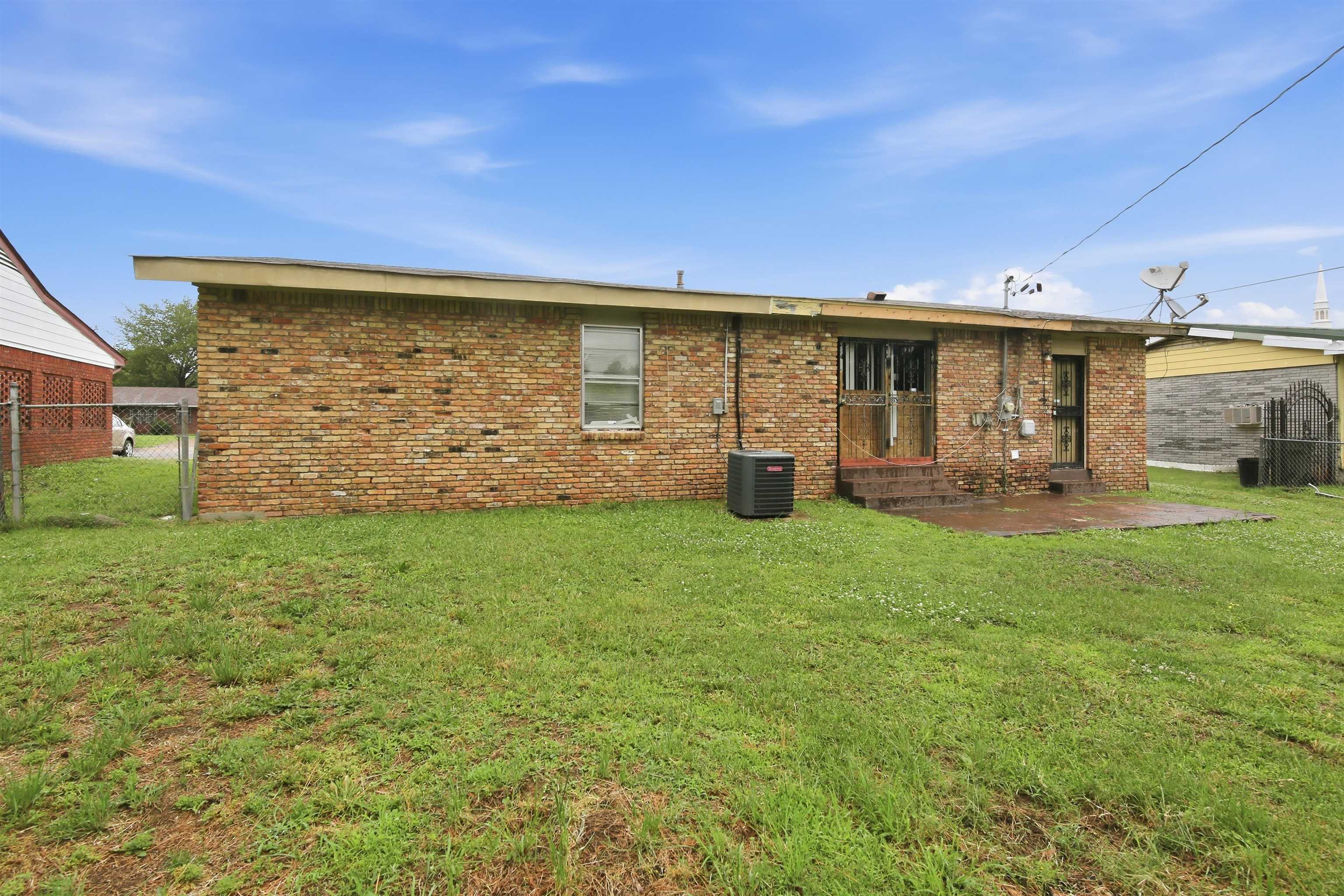 645 Parkrose Rd Property Photo 7