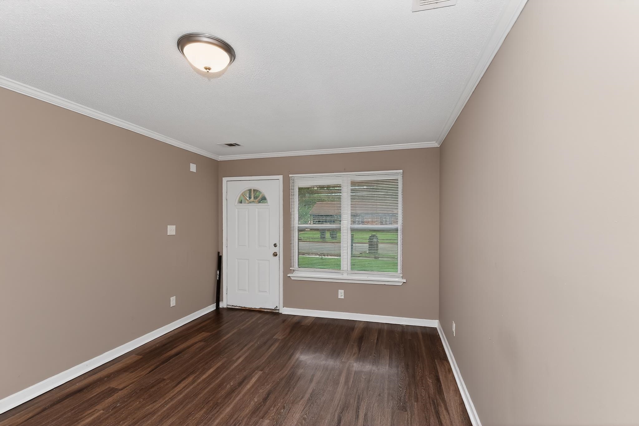 670 Whiterock Ave Property Photo 9