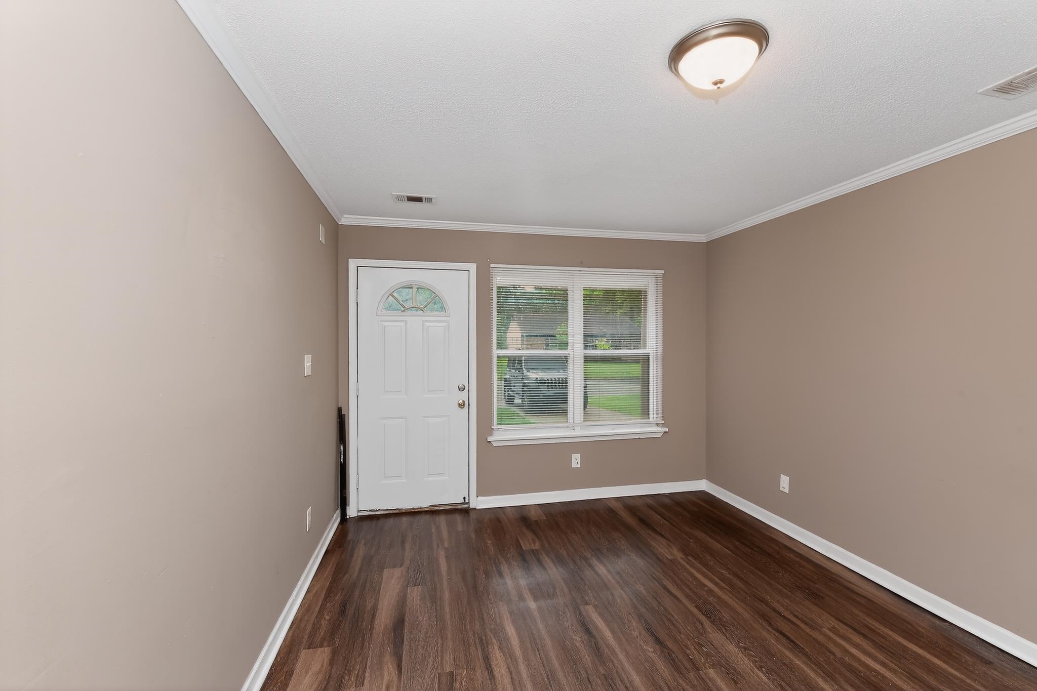 670 Whiterock Ave Property Photo 10